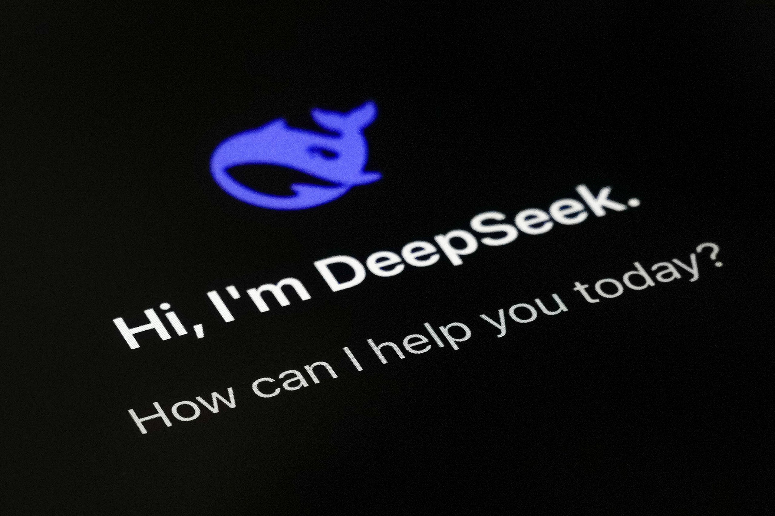 Anthropic y OpenAI han acusado a DeepSeek de construir su tecnología de forma desleal a partir de la suya.
