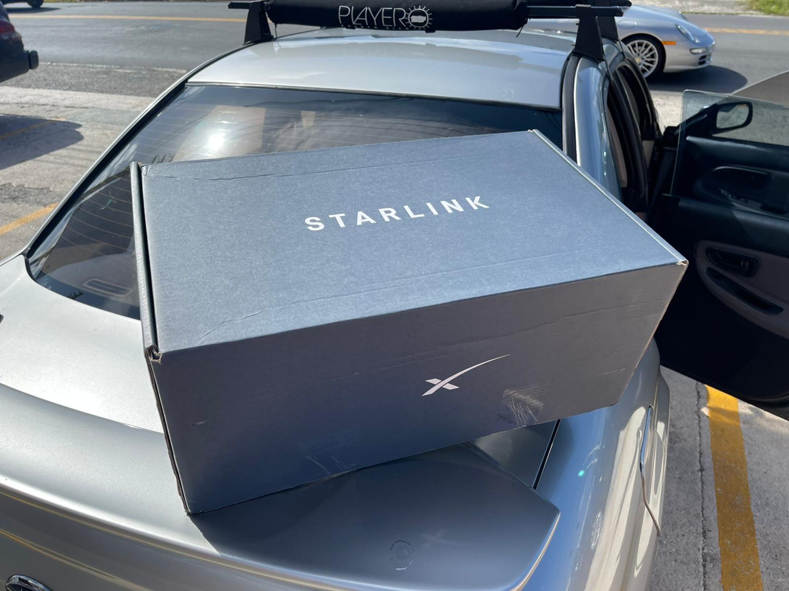 Se trata del servicio de internet por satélite Starlink.