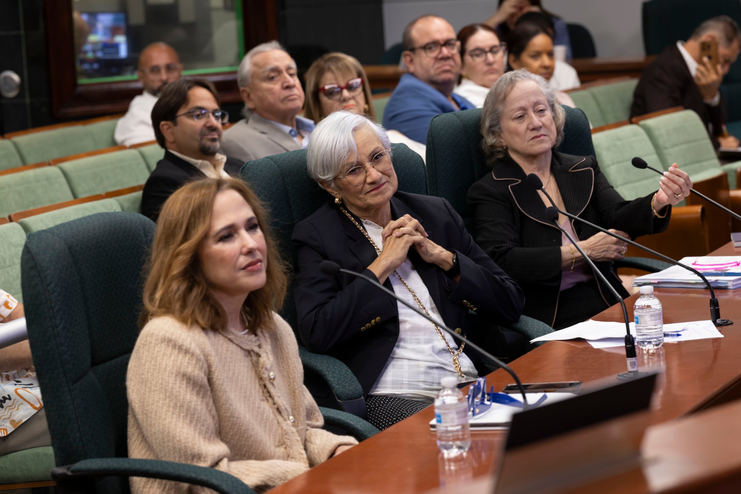 Las licenciadas Leila Rolón Henrique, Nélida Jiménez Velázquez y Olga Birriel Cardona recibieron hoy el reconocimiento y la promesa de respaldo de los legisladores, incluyendo los de la oposición, para su confirmación.