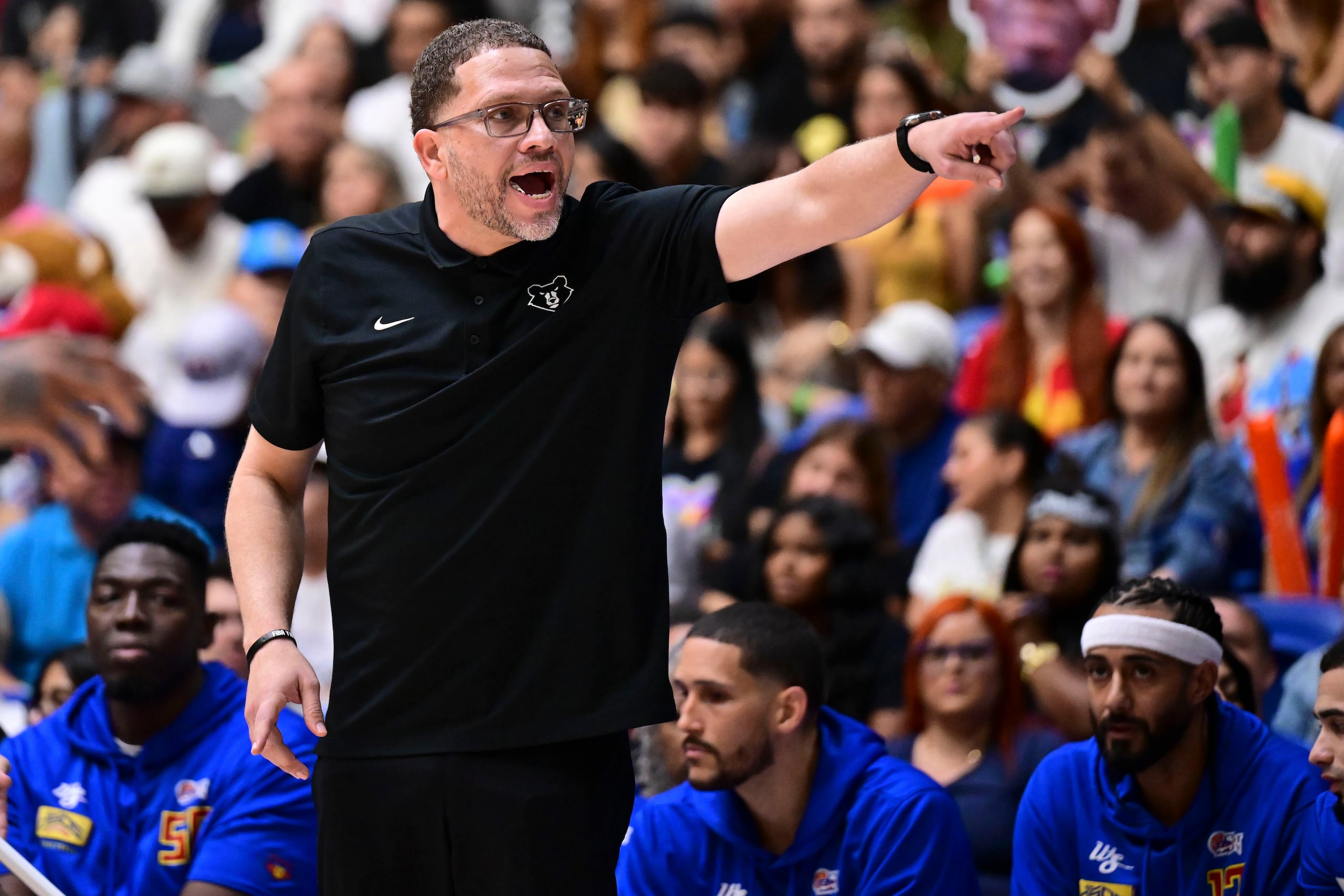 Iván Ríos volverá a dirigir a los Osos de Manatí en la temporada 2026 del BSN.