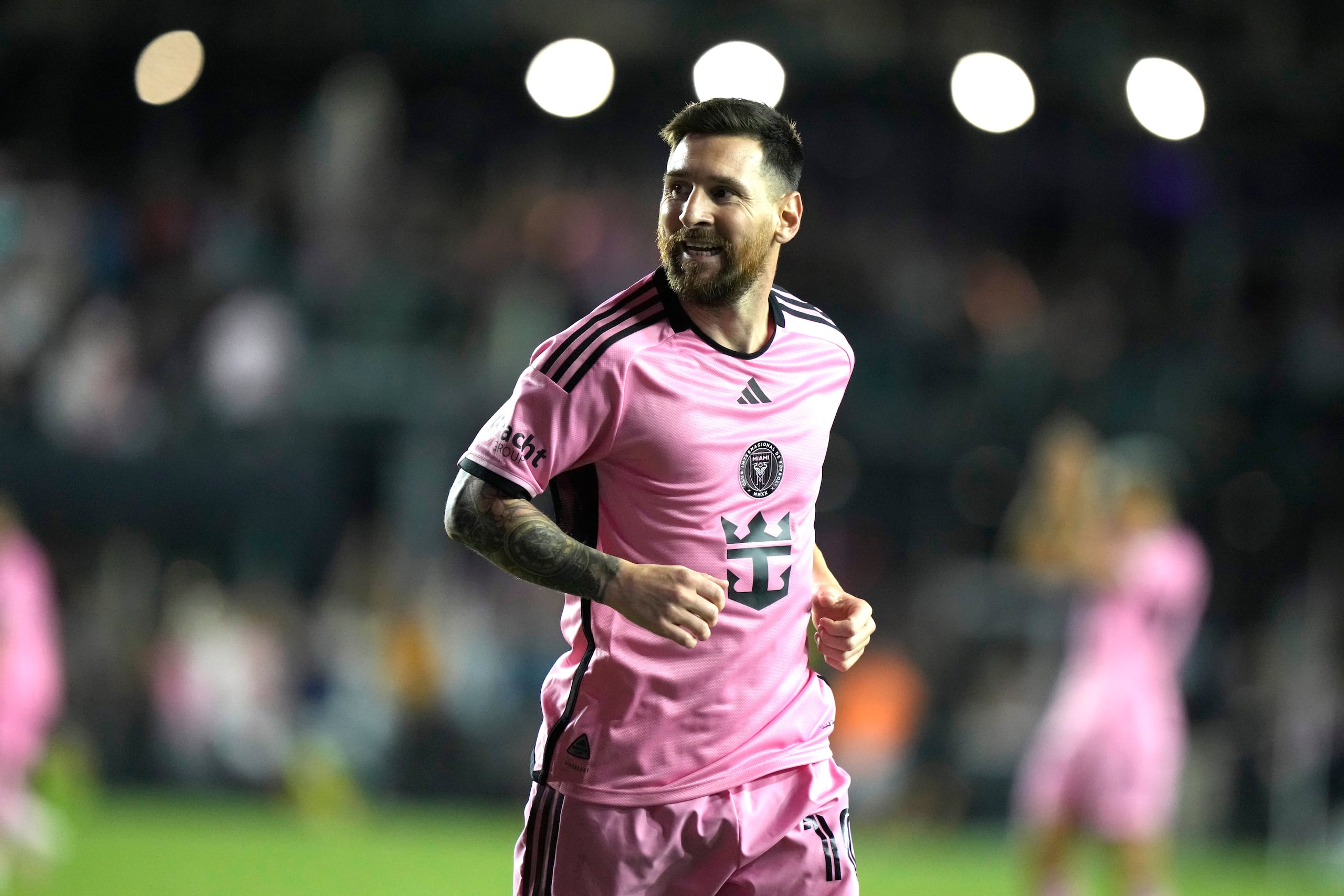 Lionel Messi después de marcar un gol frente al Revolution.