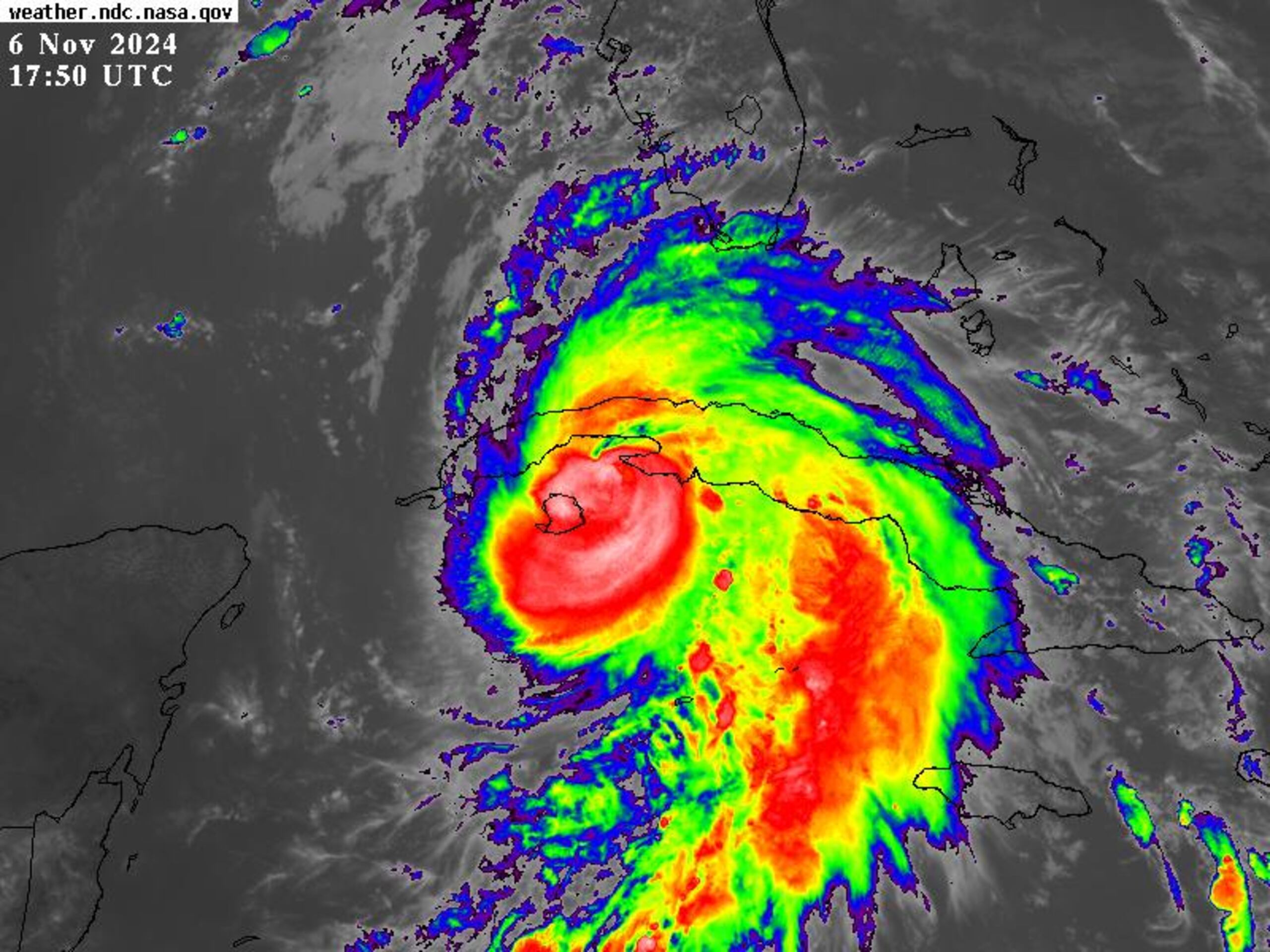 El huracán Rafael con vientos de 115 mph.