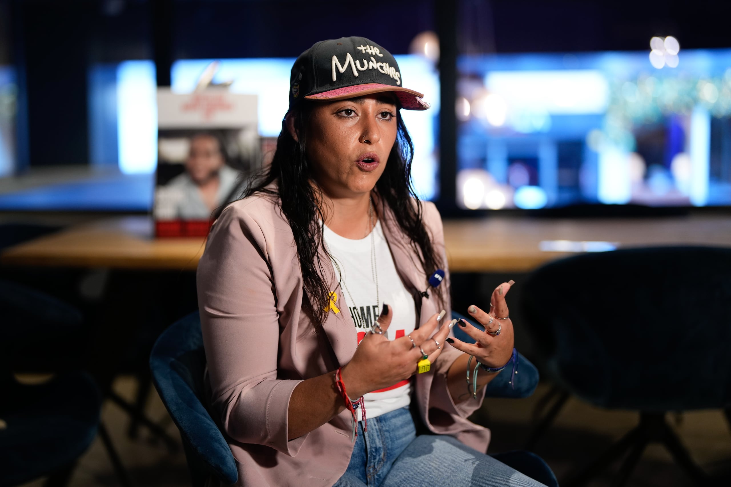 Tras 55 días de cautiverio, Iliana fue liberada junto a otros secuestrados, gracias a la tregua acordada por Israel y Hamás hace un año, pero siguen presos su novio y muchos conocidos.