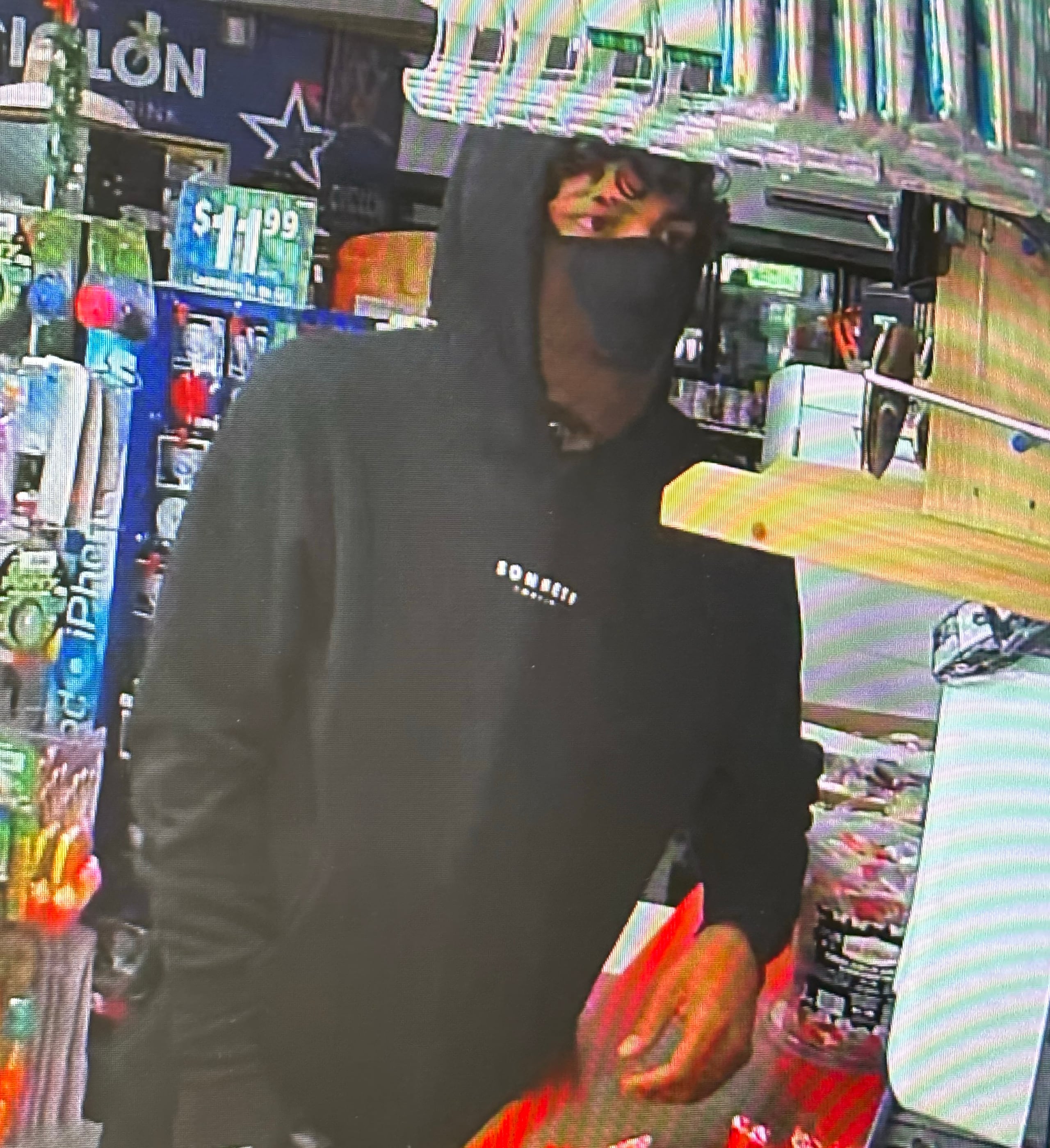 Imagen suministrada por la Policía del sospechoso de un robo ocurrido el 24 de diciembre en el puesto de gasolina Total que ubica en el barrio Pugnado Afuera de Vega Baja.