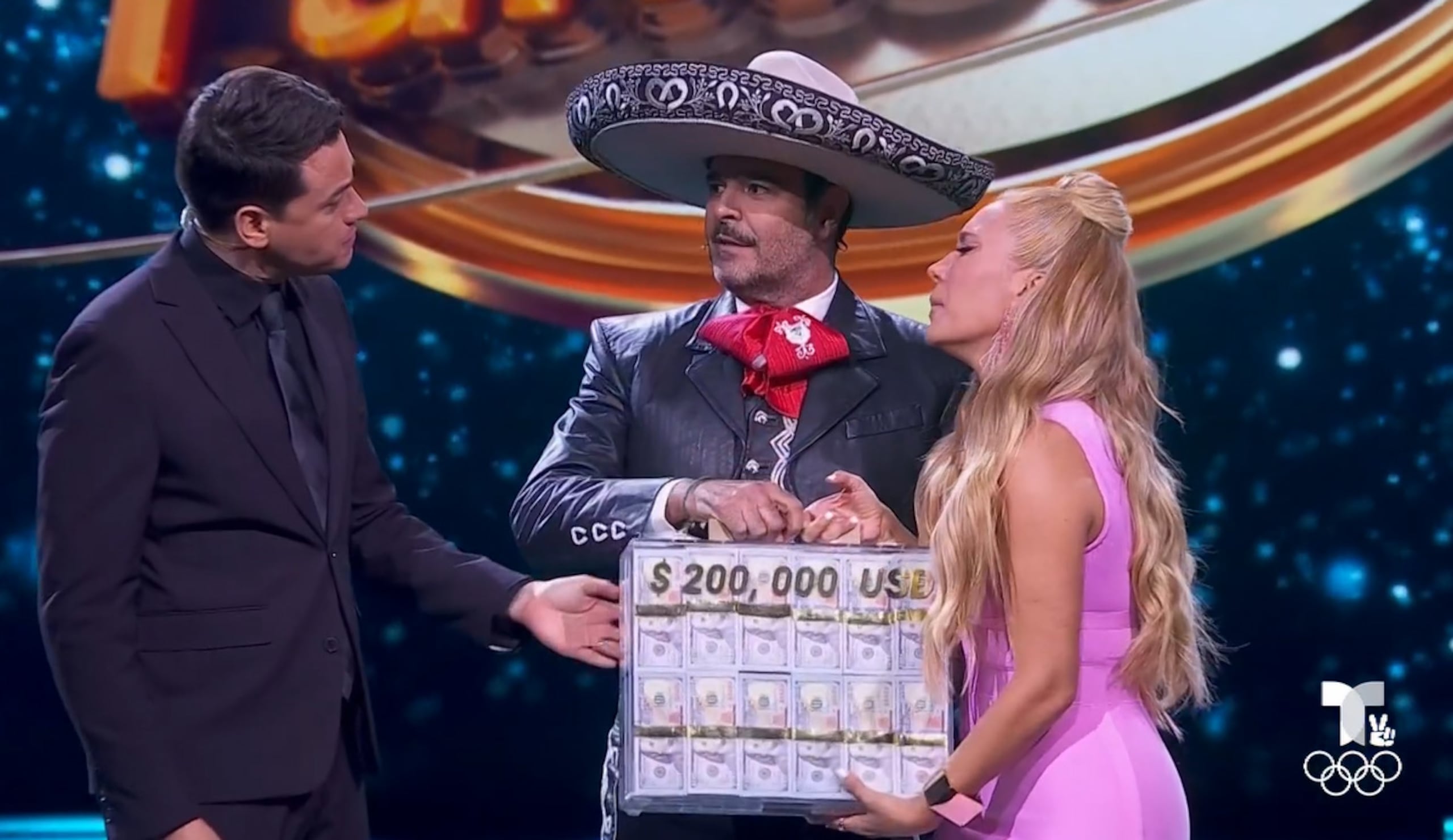 Pablo Montero entró con el maletín de los $200,000.