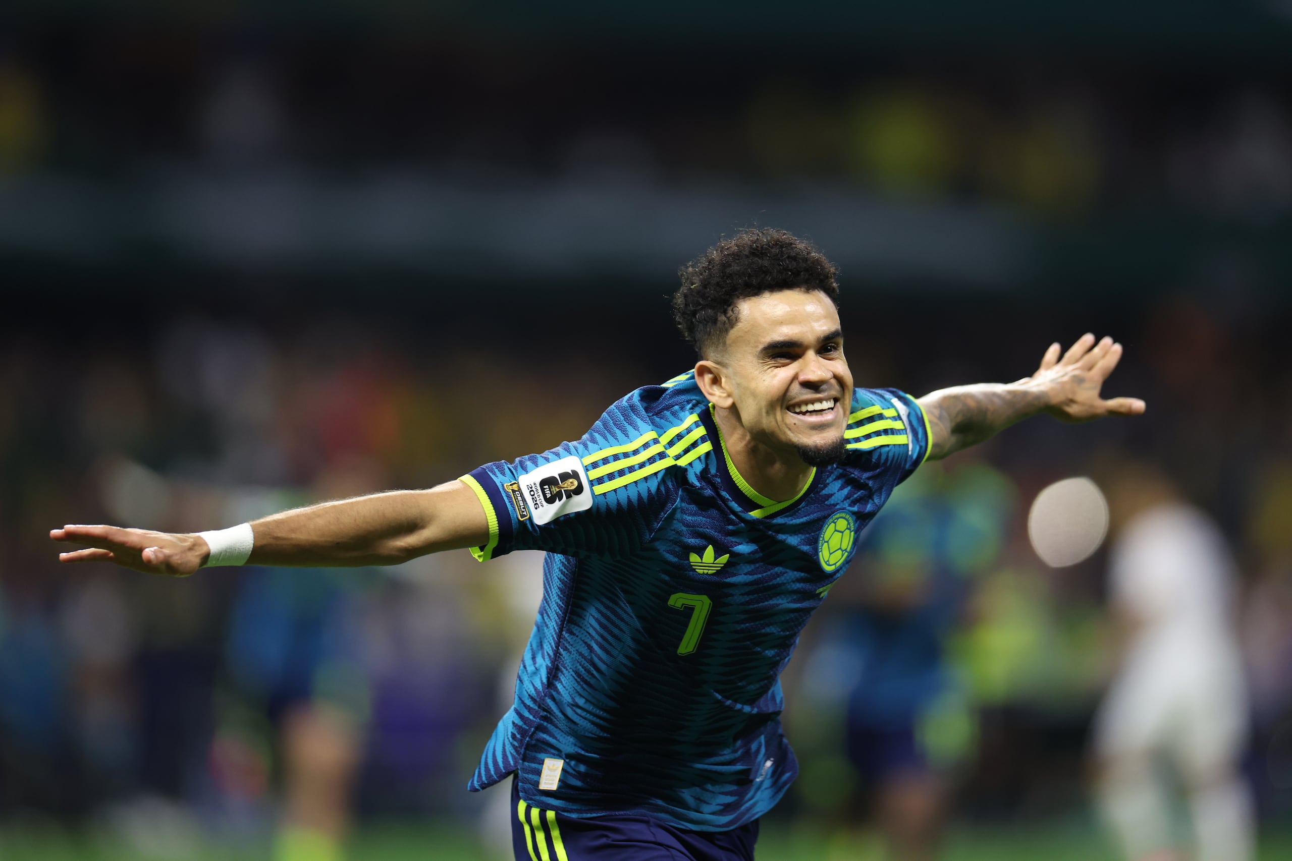 Luis Diaz, de Colombia, celebra tras marcar un gol en el Mundial.