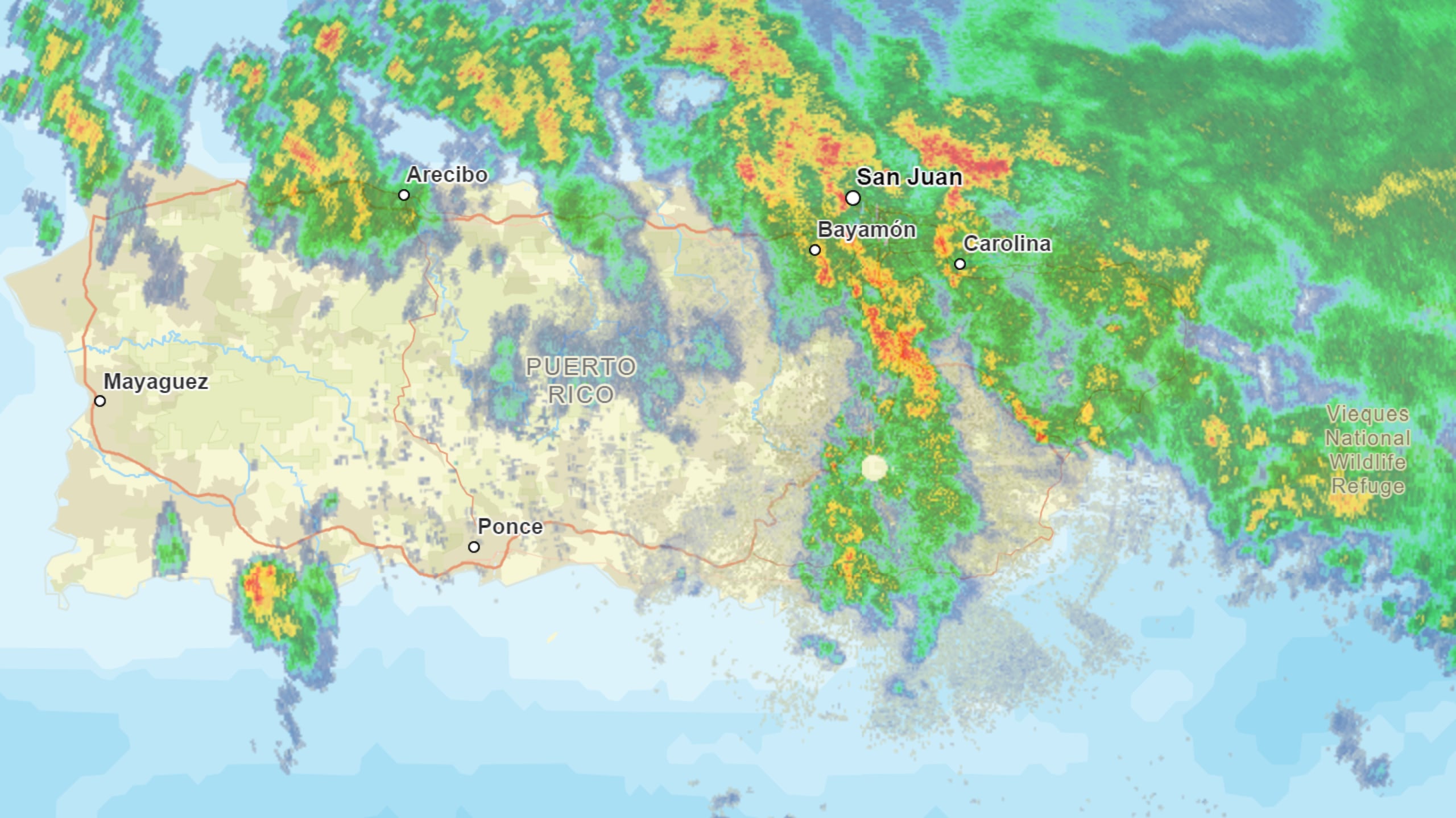 Según el SNM, una fuerte tronada se está desplazando por la zona de San Juan y áreas adyacentes y pudiera estar provocando fuertes lluvias y vientos de hasta 40 millas por hora.