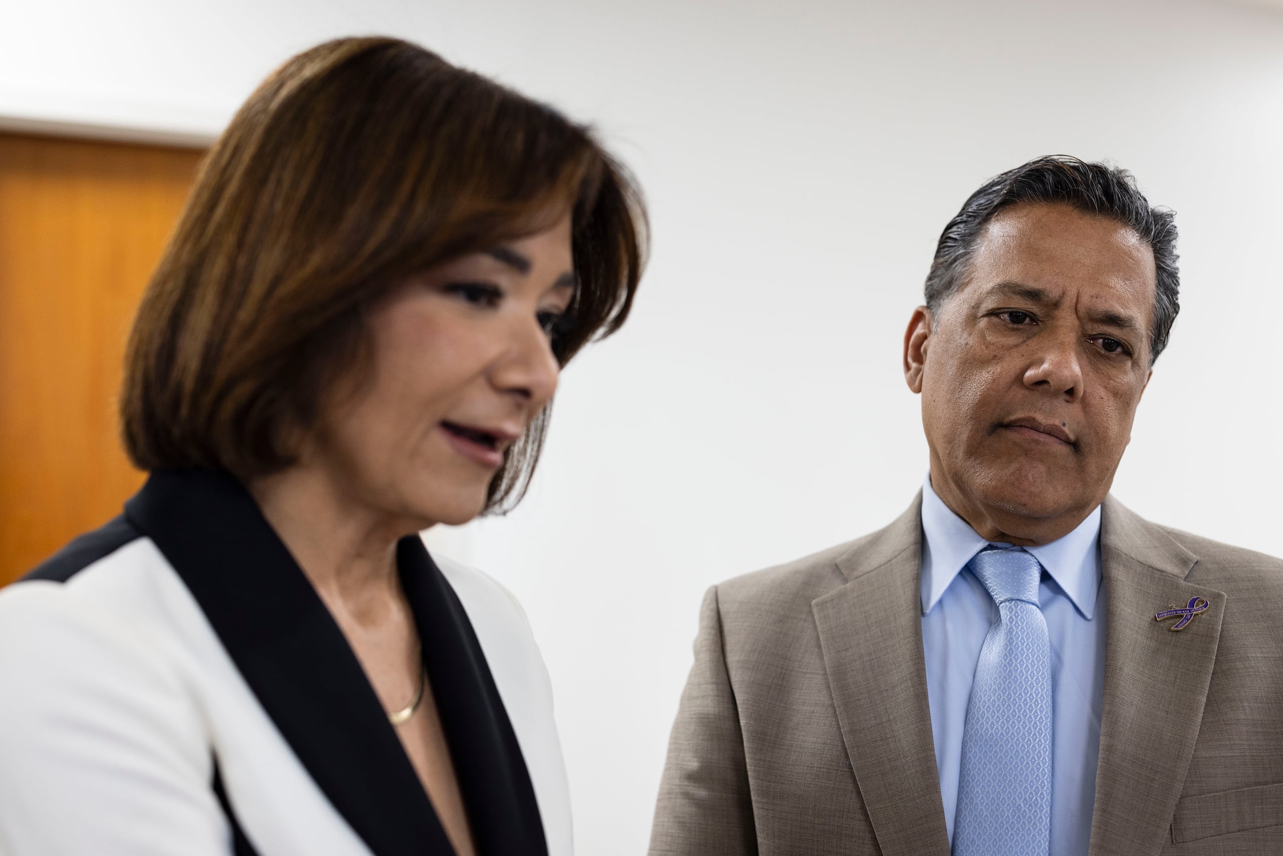 En la foto la secretaria de Justicia, Lourdes L. Gómez Torres junto a Juan Rubén Ramos García, jefe de fiscales de Puerto Rico. (Archivo/ GFR Media)
####
Xavier Araújo
xavier.araujo@gfrmedia.com