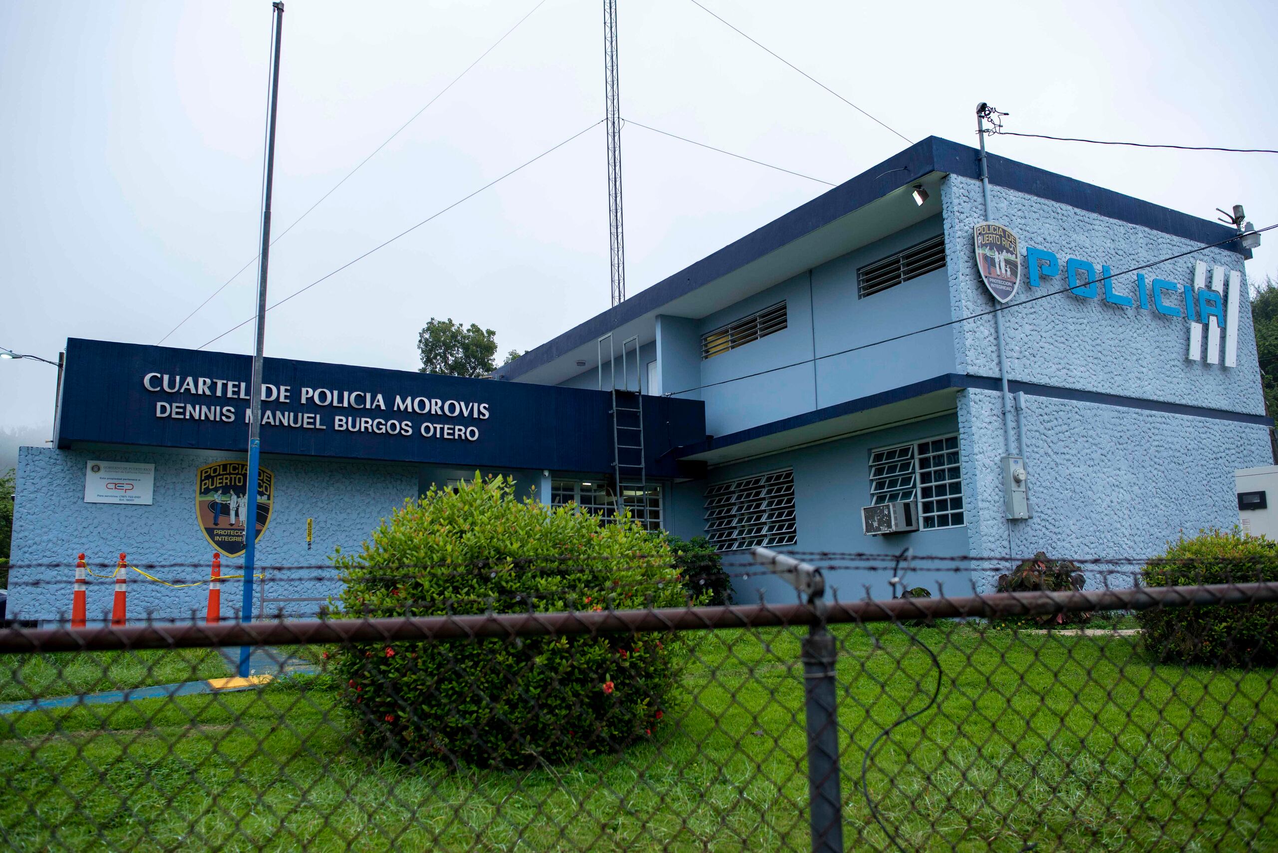 El cuartel de Morovis fue cerrado para ser descontaminado.