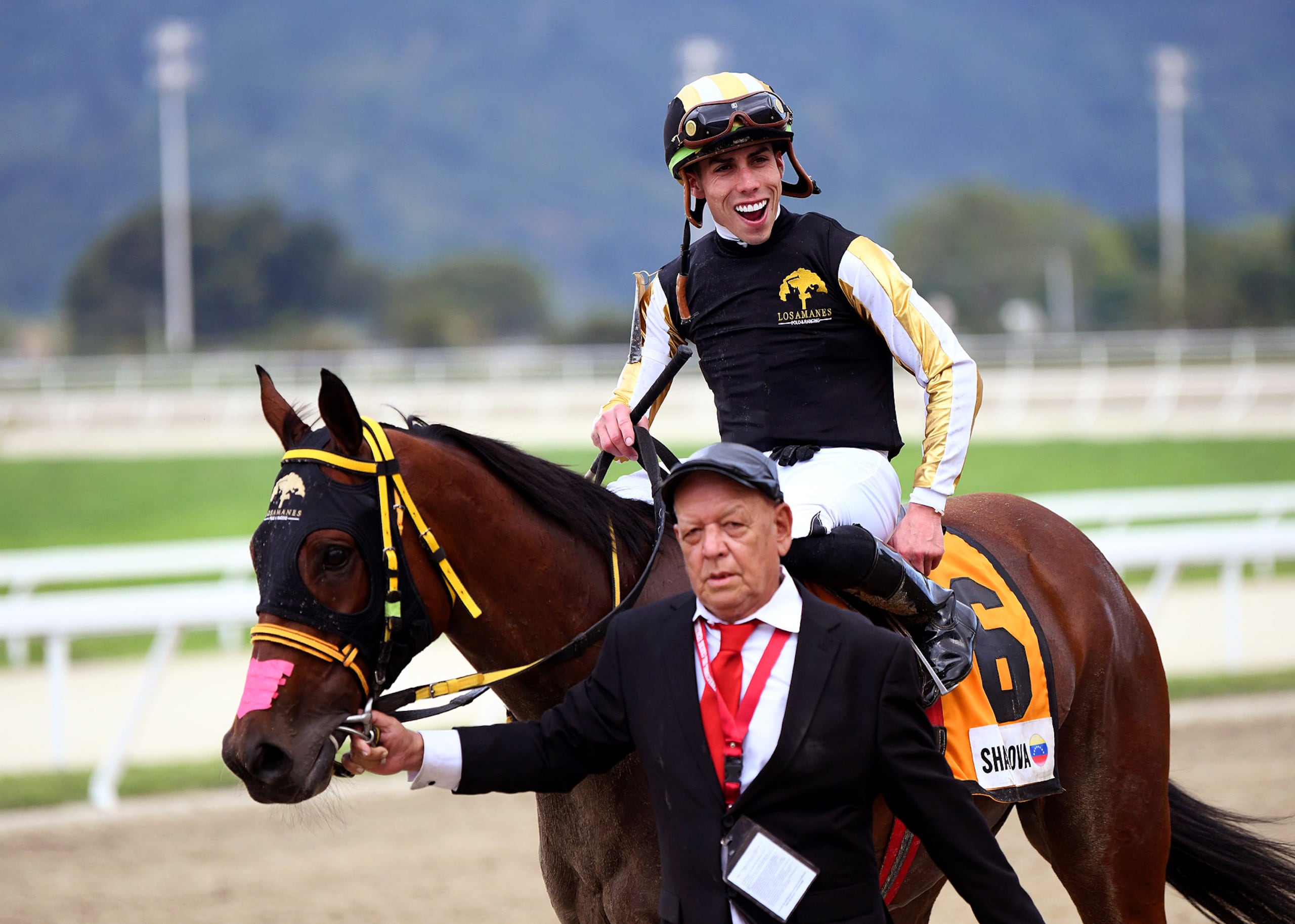 Irad Ortiz elevó a 15 sus triunfos en la Serie Hípica del Caribe.