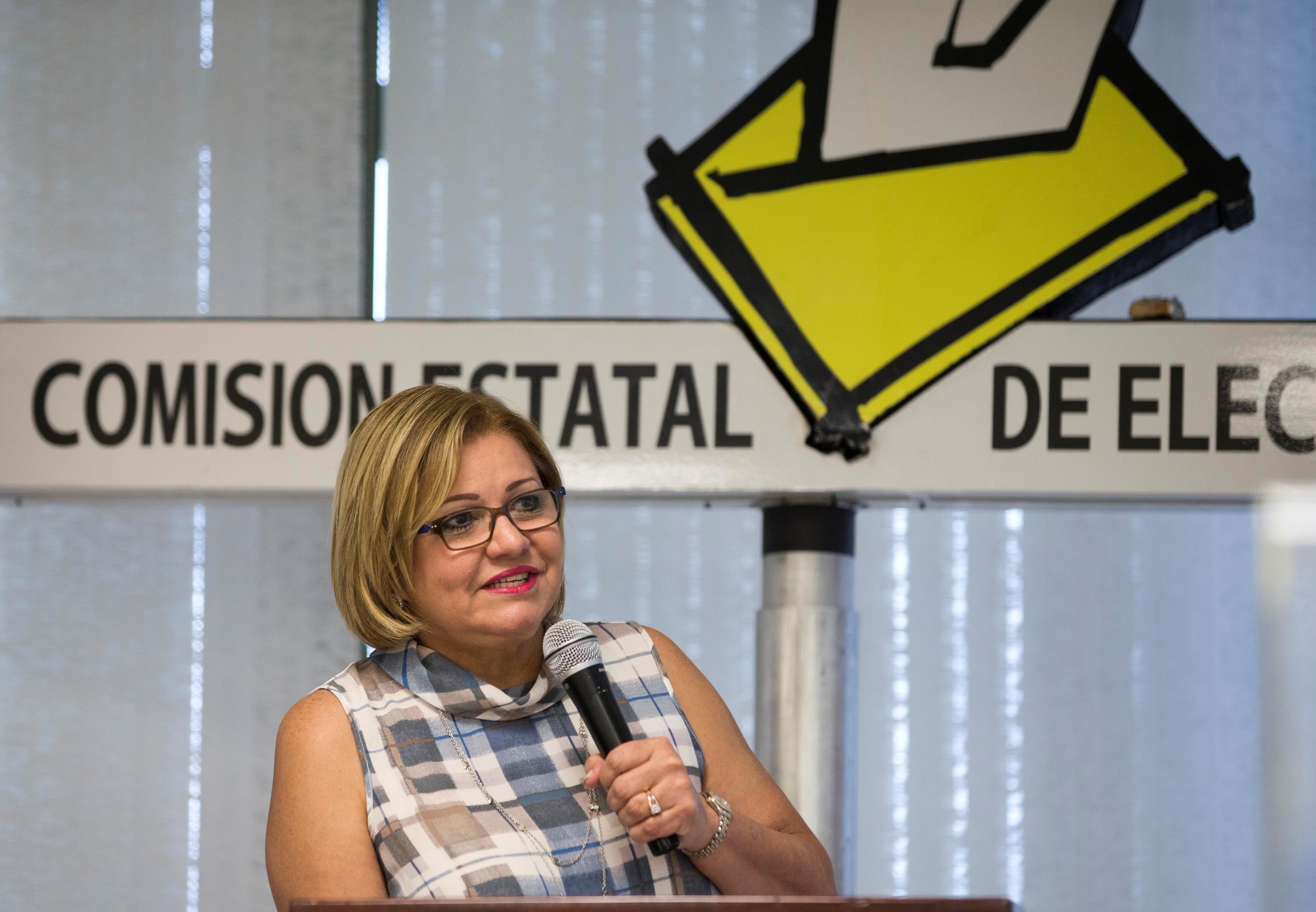 Según fuentes del PNP, Norma Burgos es la candidata preferida del gobernador, pero el presidente del Senado favorece a María Dolores Santiago. (Archivo / GFR Media)