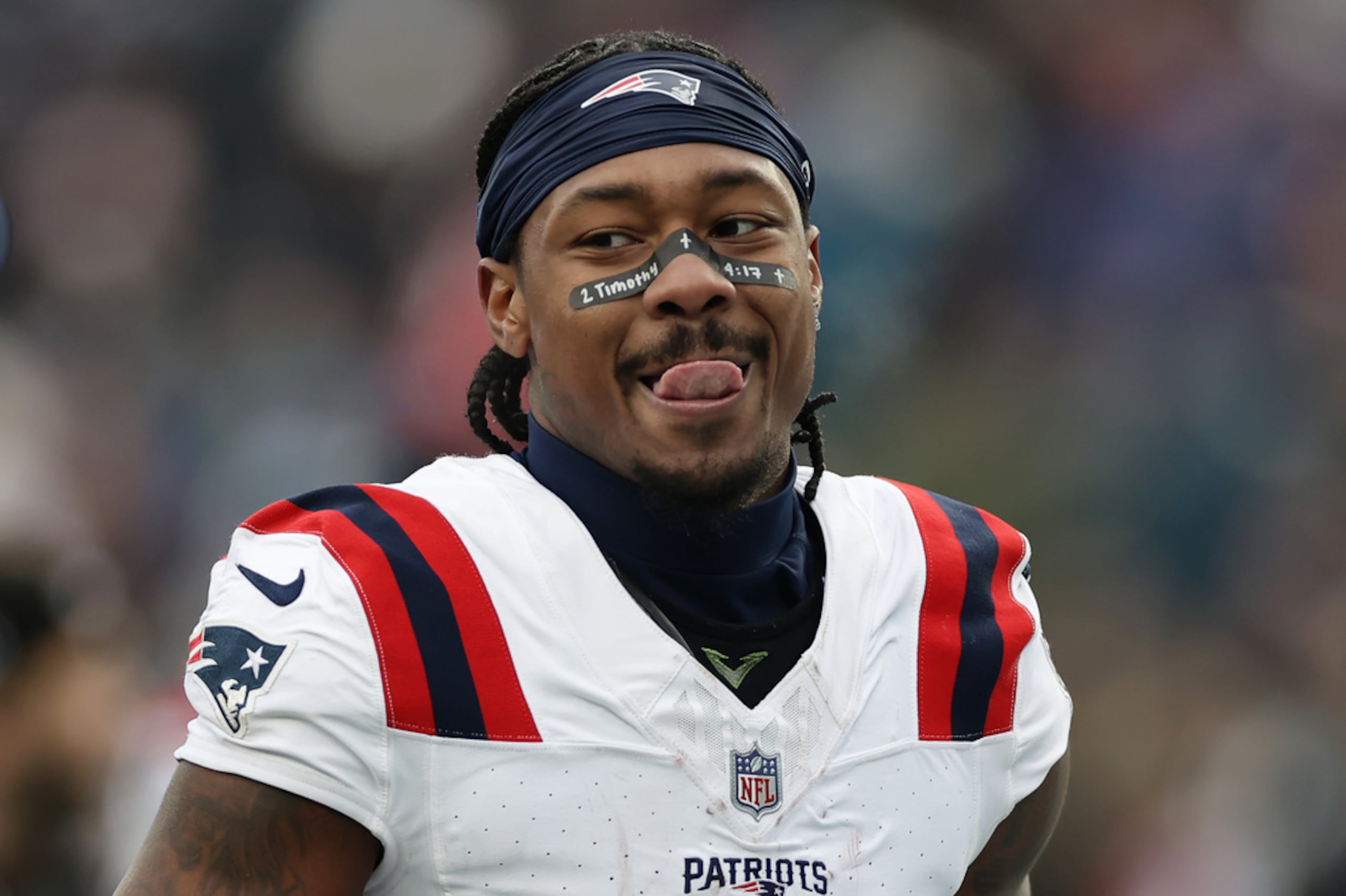 Stefon Diggs es un receptor de 32 años que llegó a los Pats como refuerzo para este 2025 con un contrato de 3 años y 69 millones de dólares.