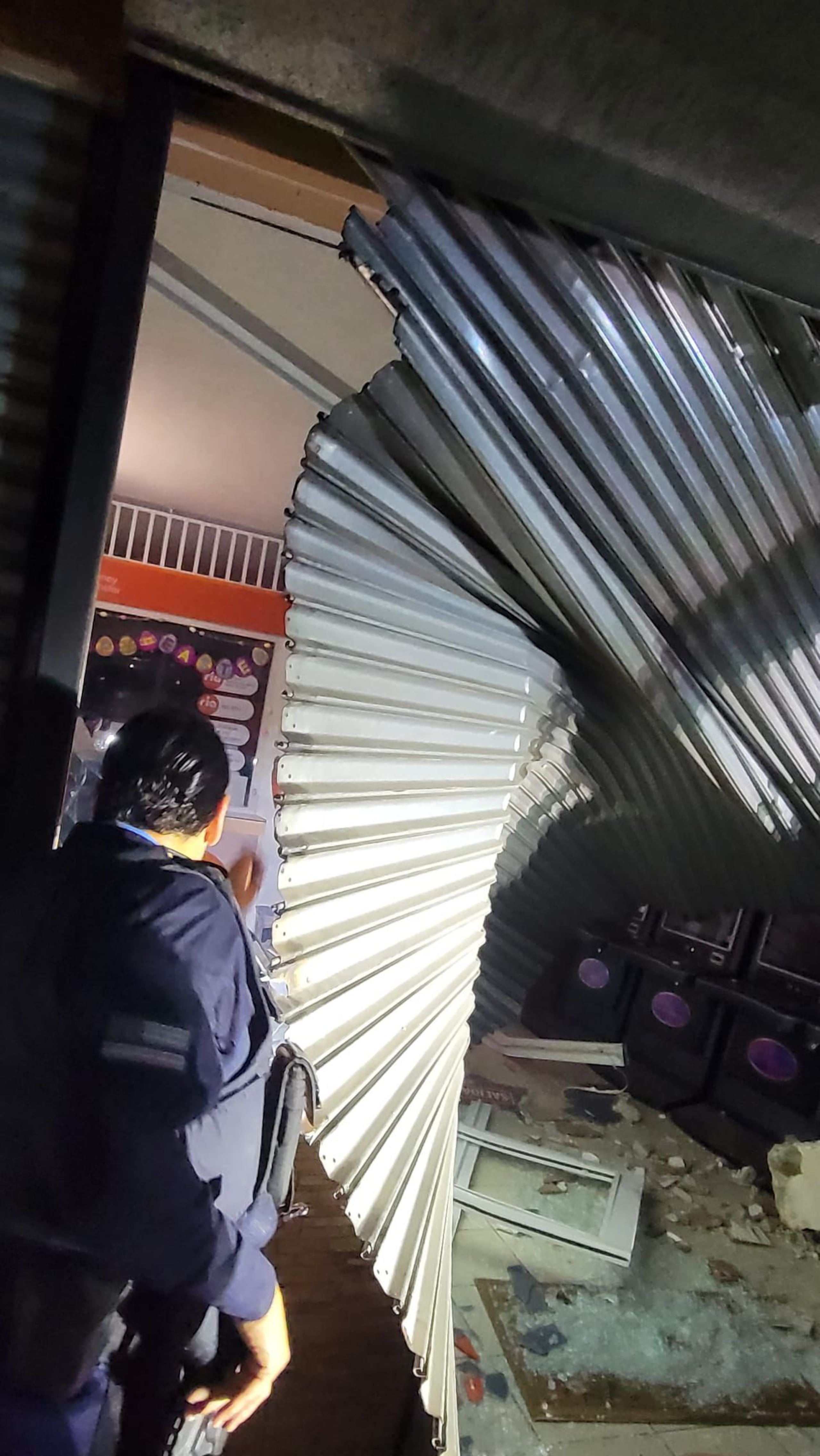 Cuatro negocios fueron escalados durante la madrugada de hoy, martes, en Canóvanas.