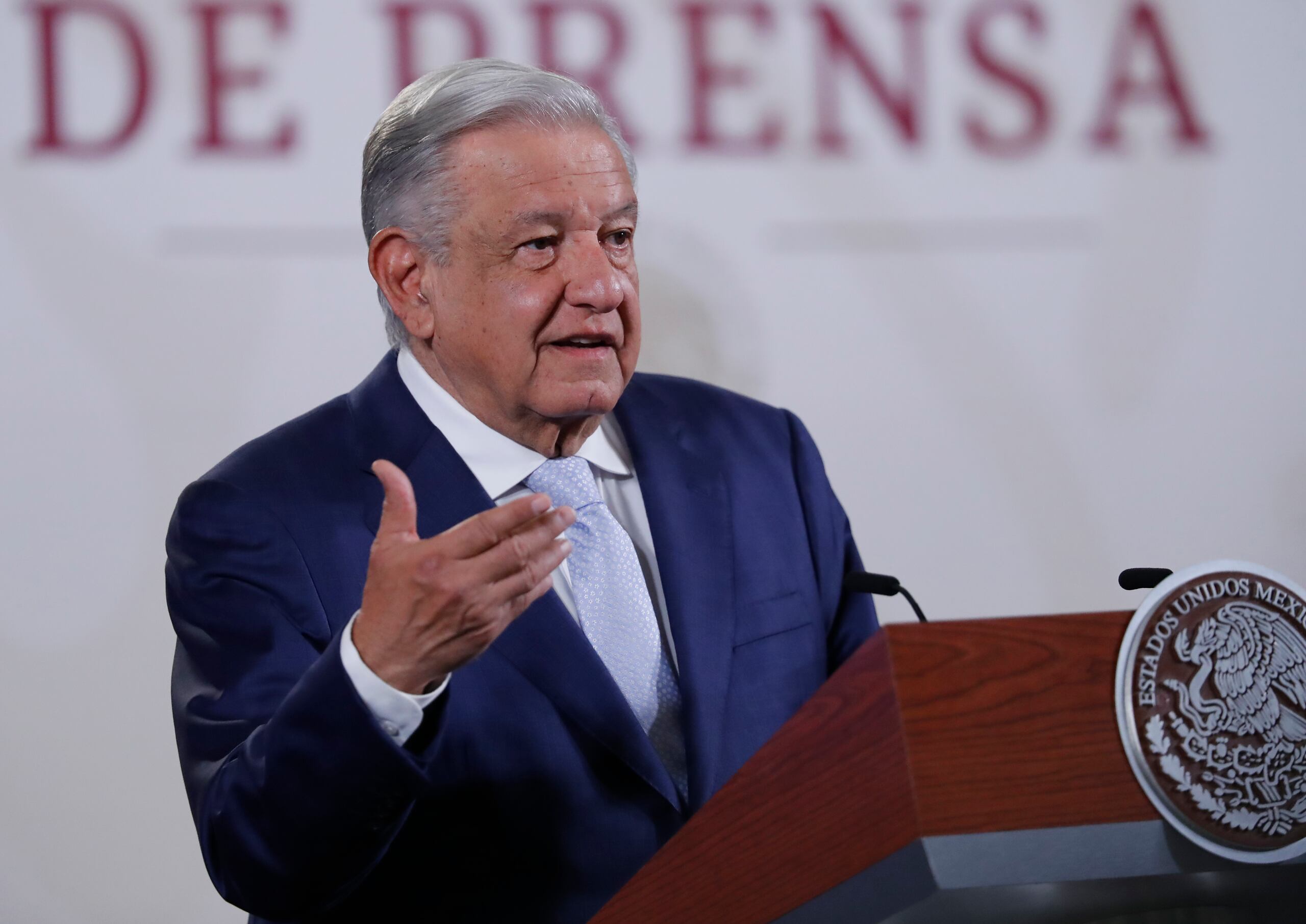 El presidente de México sostuvo que "a todos los candidatos se les está apoyando con seguridad", de cara a las elecciones que se celebran el dos de junio.