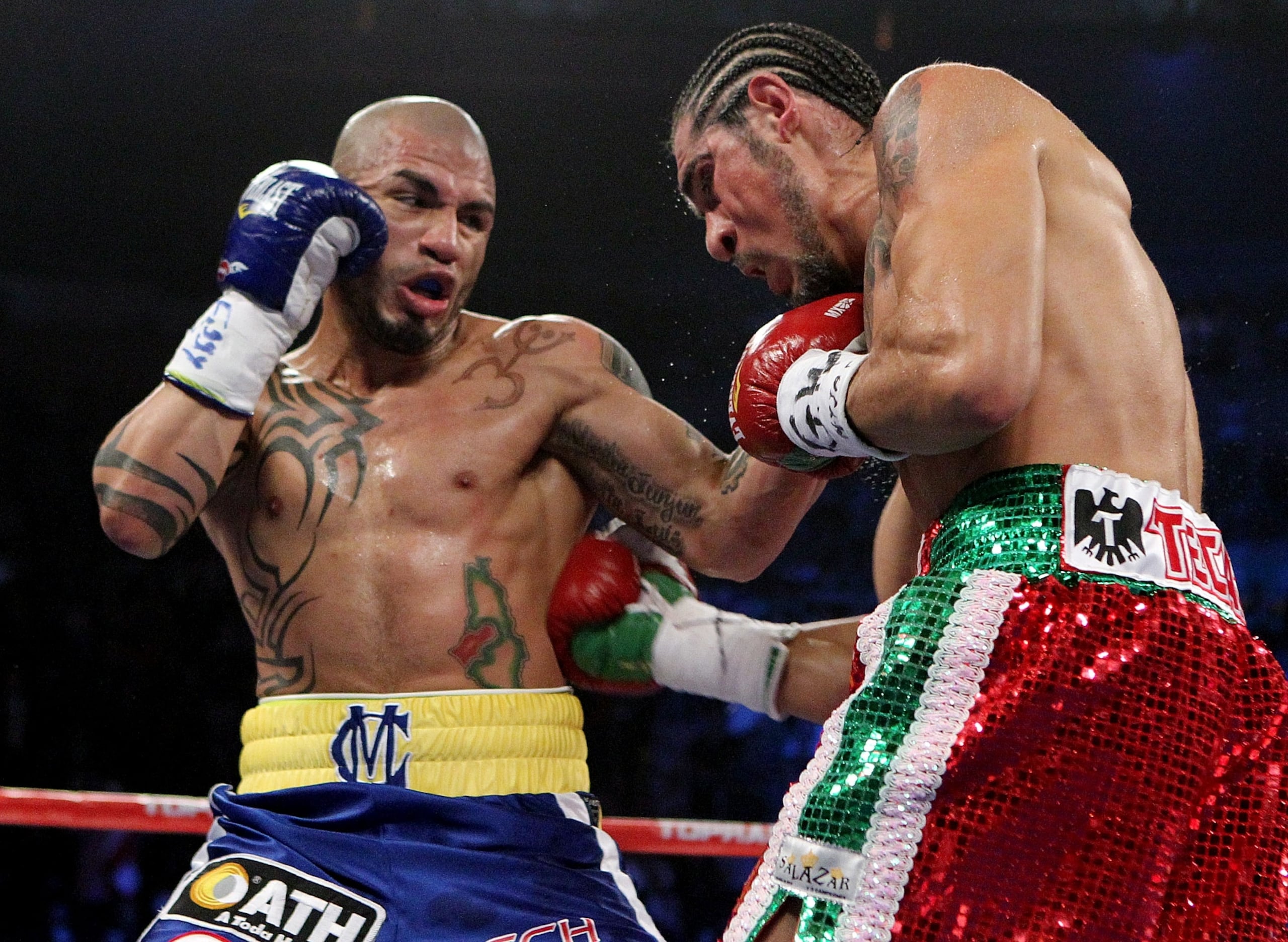 Miguel Cotto tuvo una destacada carrera en el boxeo ganando campeonatos mundiales en cuatro divisiones. Es el único peleador boricua varón en lograr esa gesta.