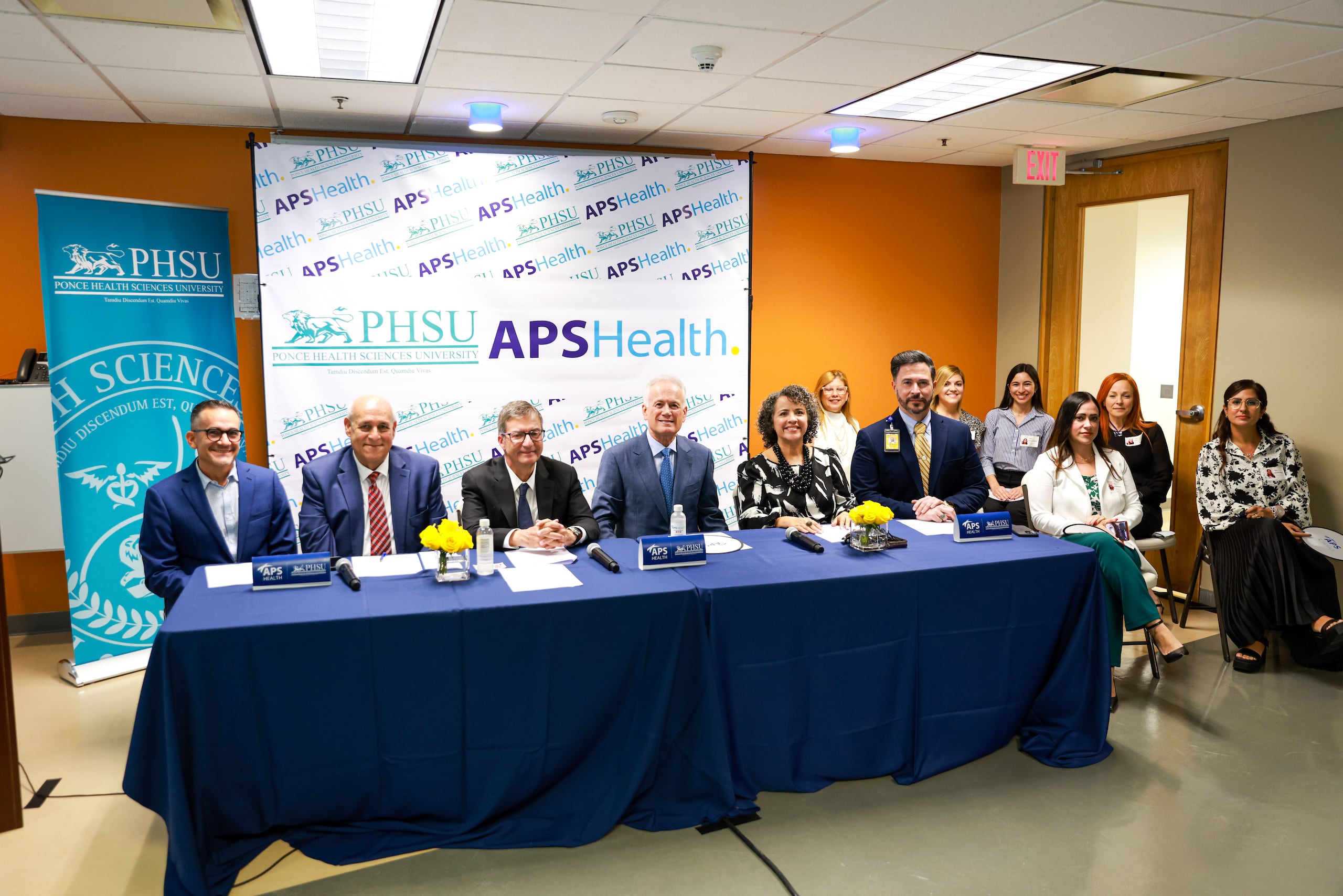 Esta estrategia no solo busca fortalecer el ecosistema de salud mental, sino también garantizar el acceso a estos cruciales servicios a los 1.3 millones de beneficiarios del Plan de Salud del Gobierno, conocido como Plan Vital.