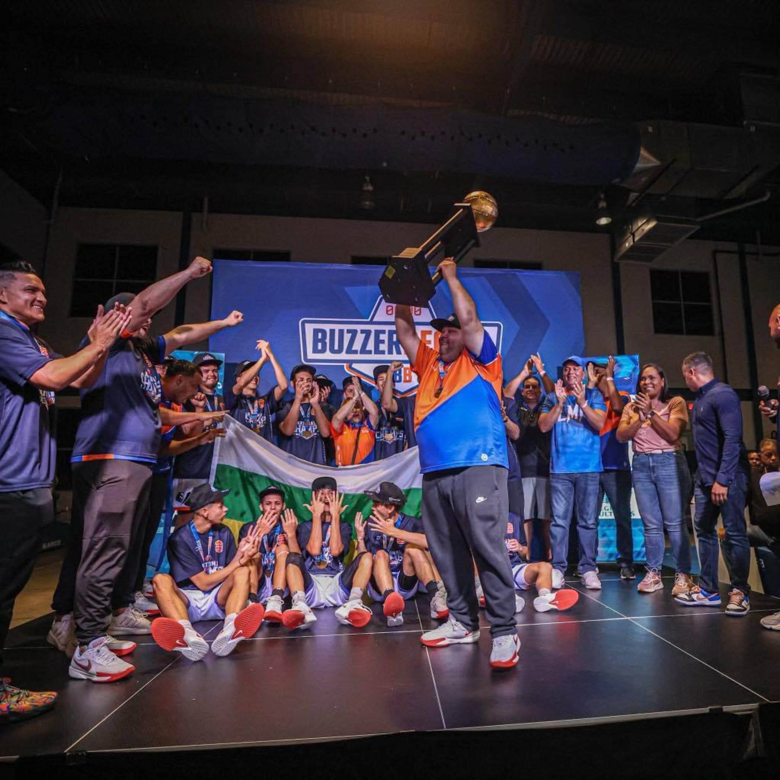 La Escuela Luis Muñoz Marín de Barranquitas celebra su campeonato nacional.