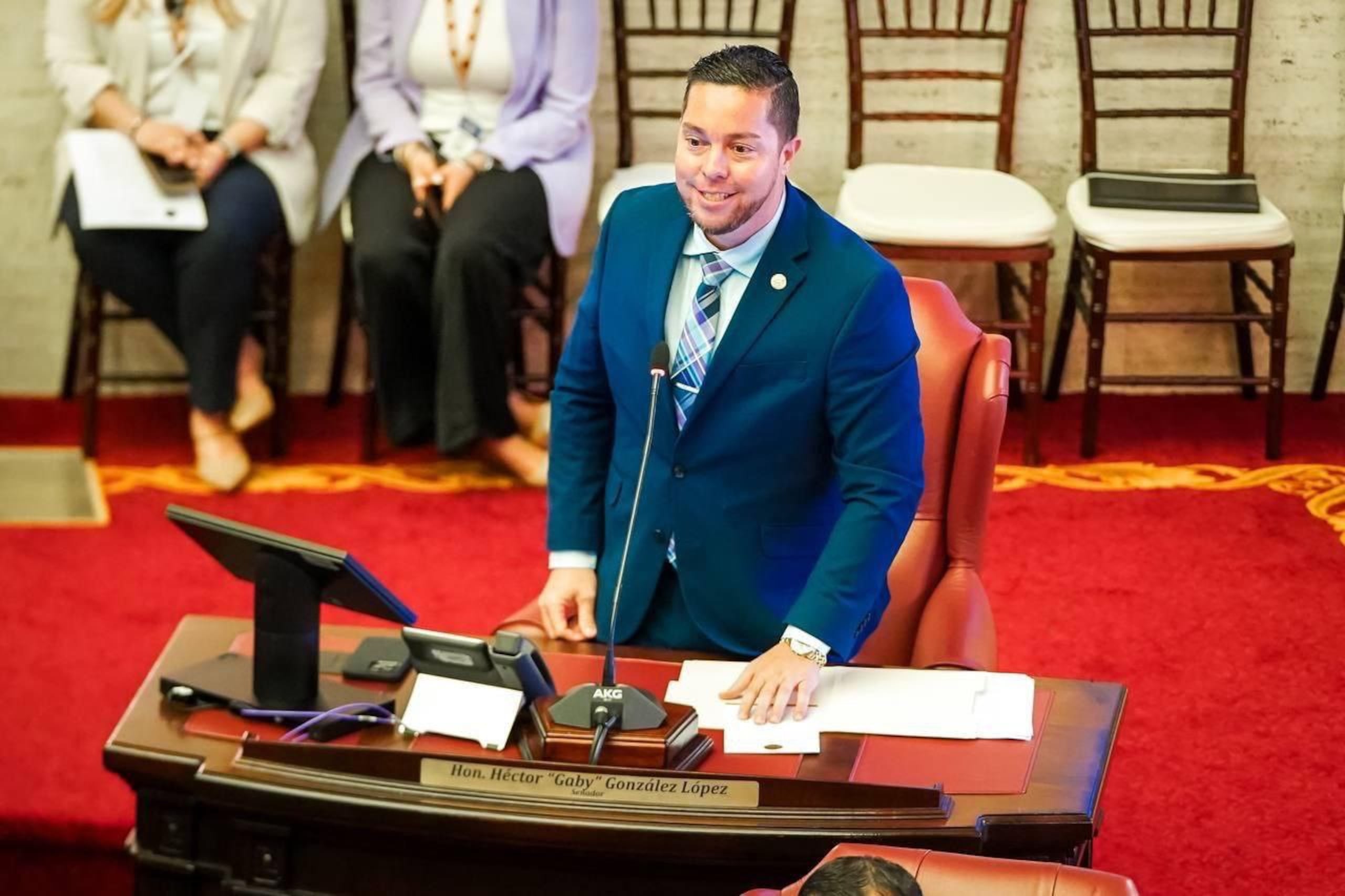 El senador Héctor "Gaby" González