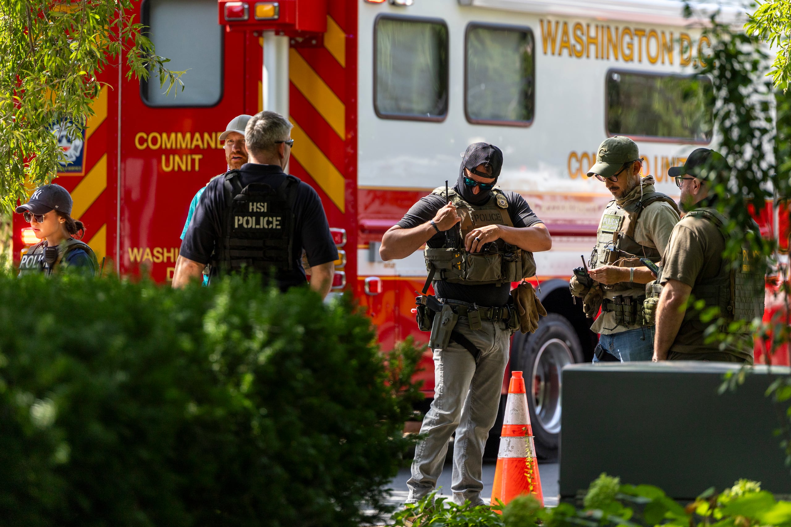 Agentes federales en Washington, D.C. (EFE/SHAWN THEW)