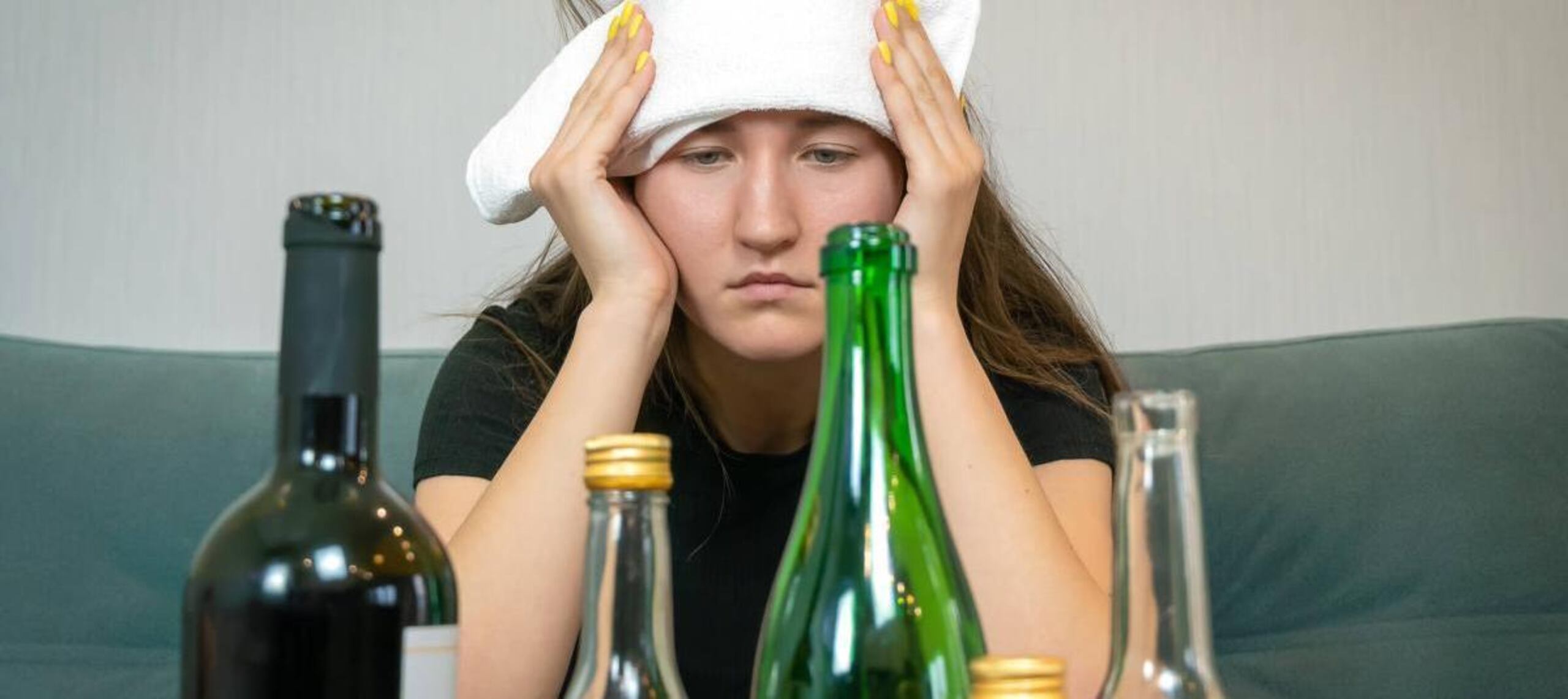 El dolor de cabeza es uno de los síntomas principales de la resaca.