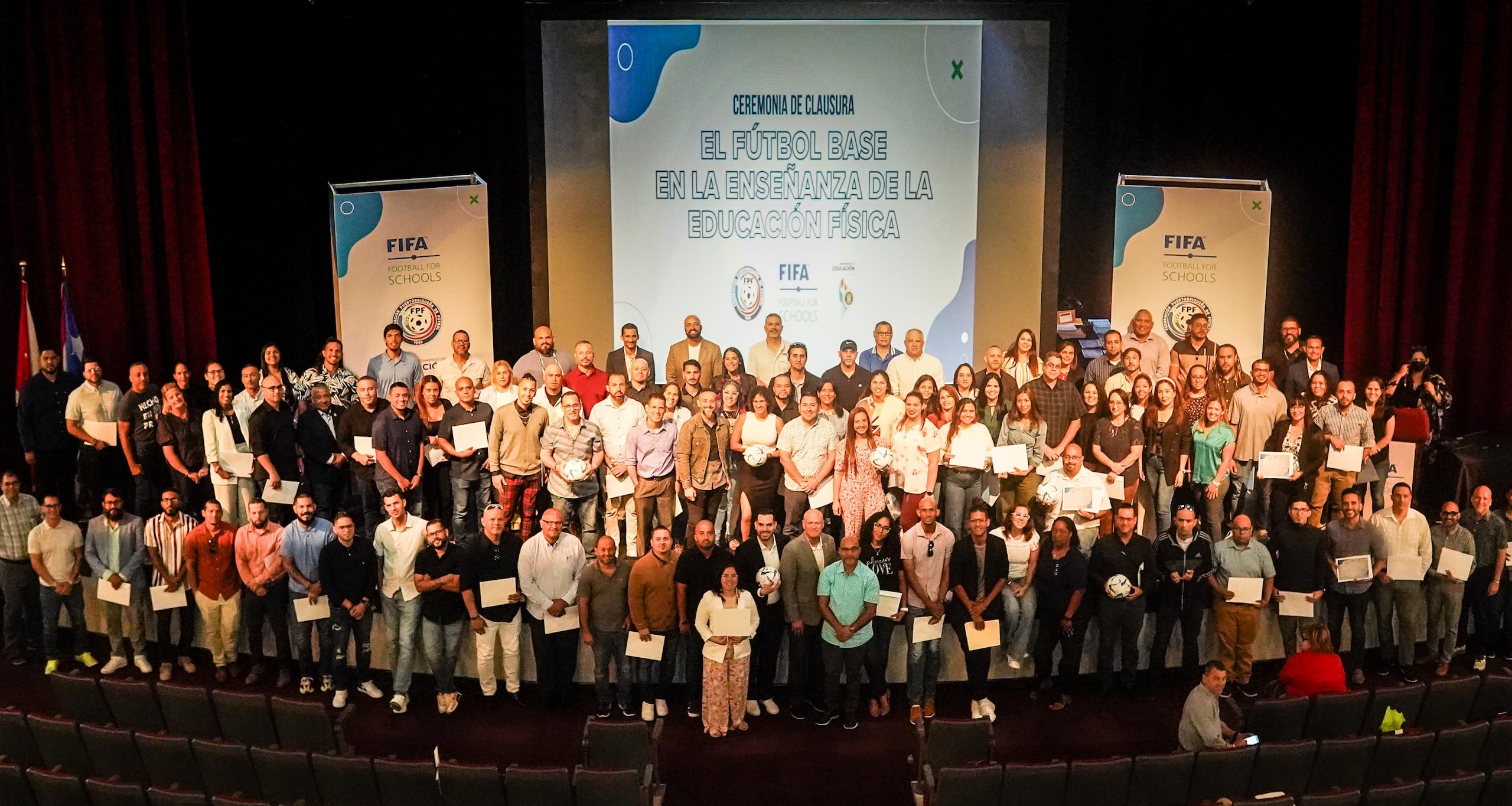 Un total de 115 maestros de 106 escuelas de 62 municipios de Puerto Rico tomaron la certificación.