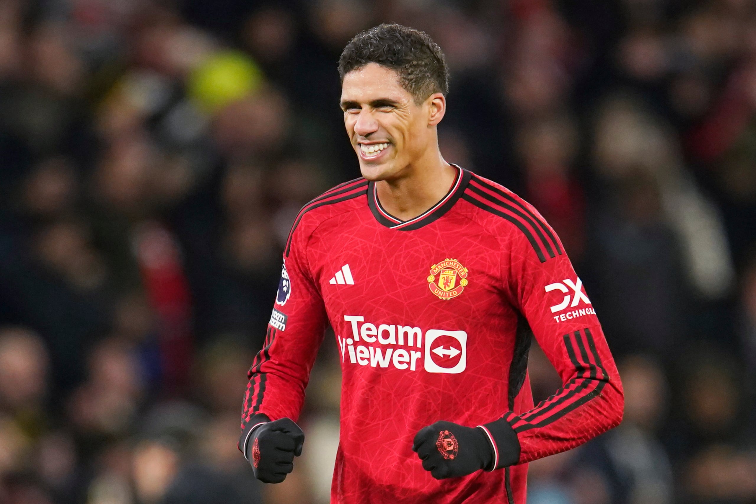Raphael Varane al final de un partido de la Liga Premier entre Manchester United y Aston Villa, el 26 de diciembre de 2023.
