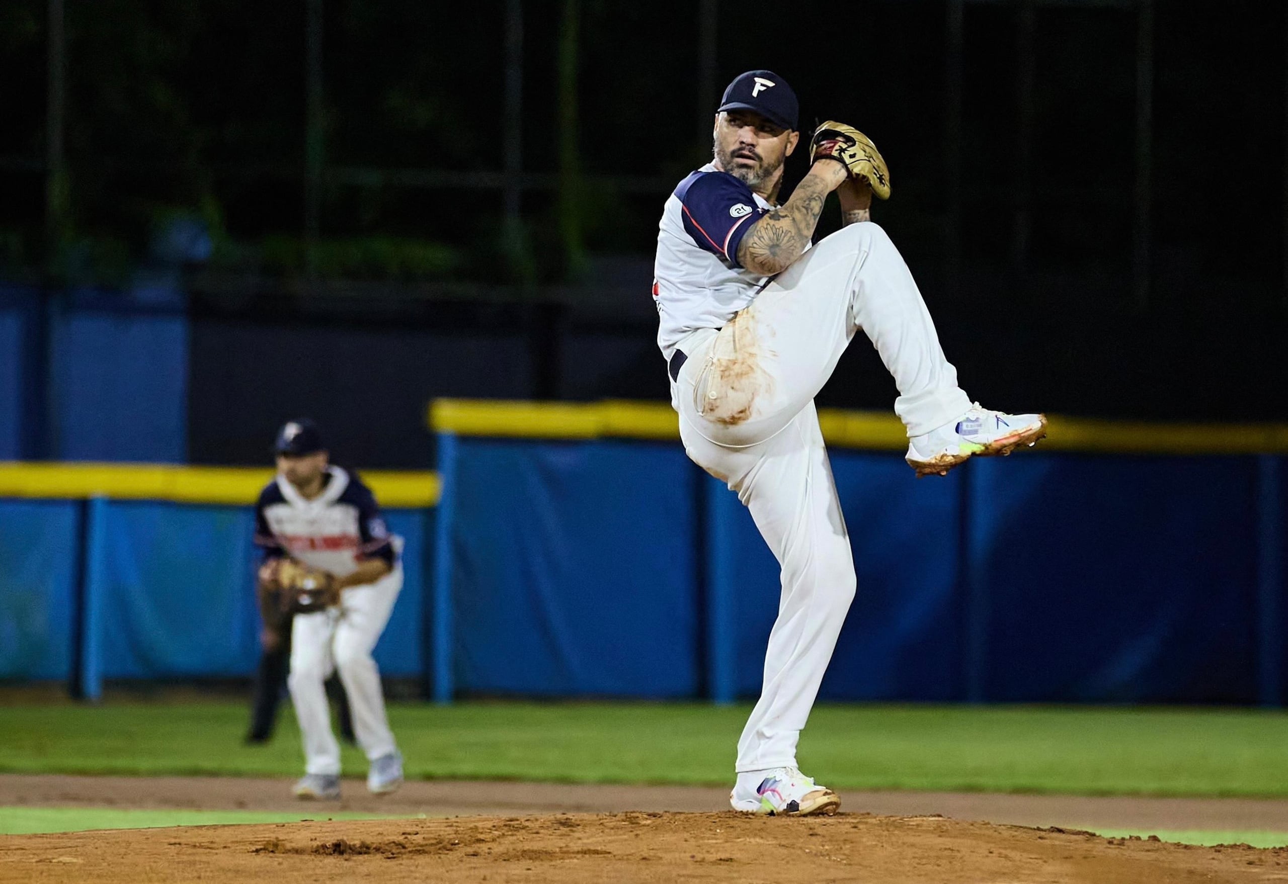 Héctor Santiago en uniforme de los Titanes de Florida, campeones de la Doble A.