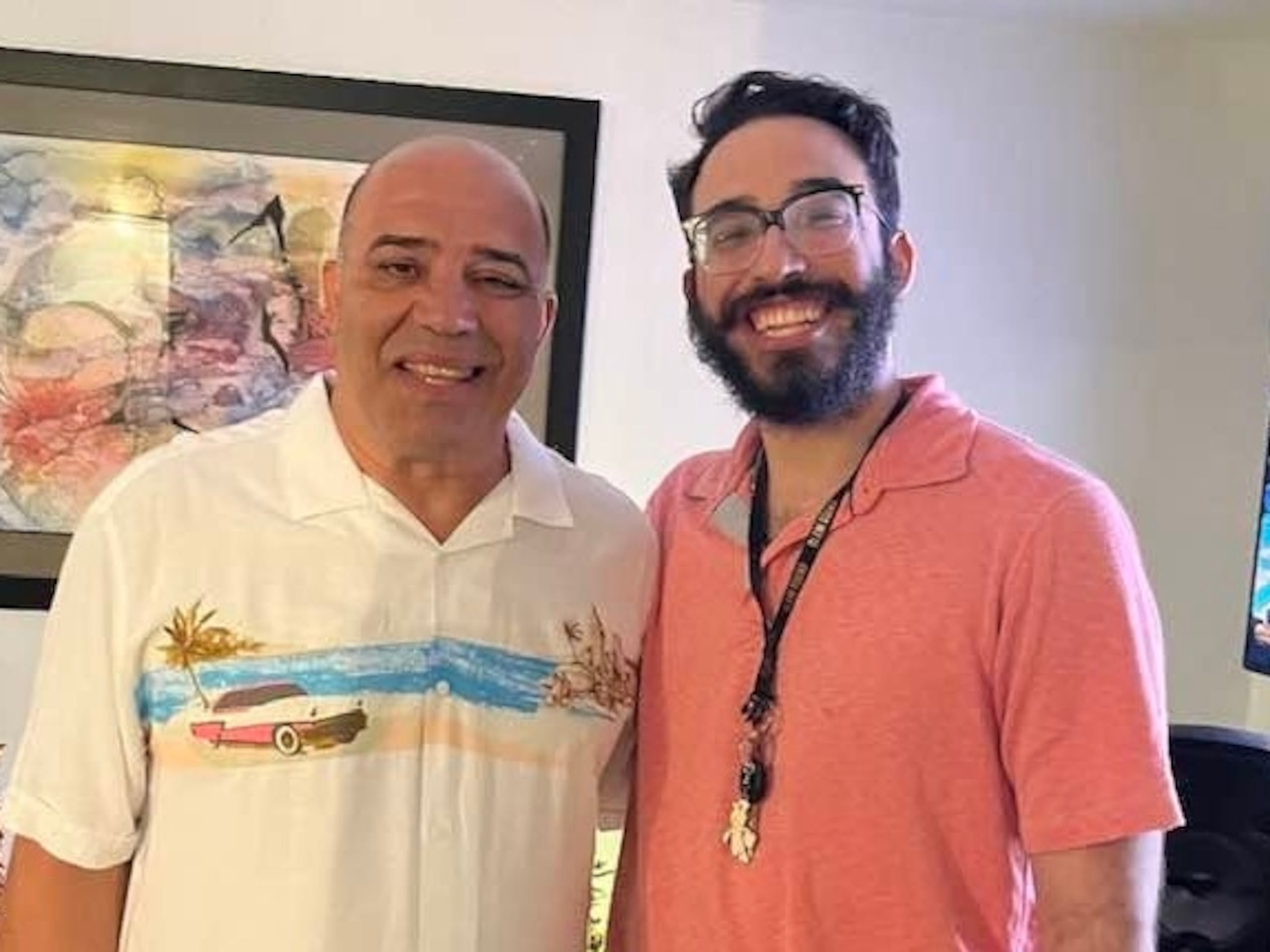 Manolo Cintrón junto a su hijo Manuel.