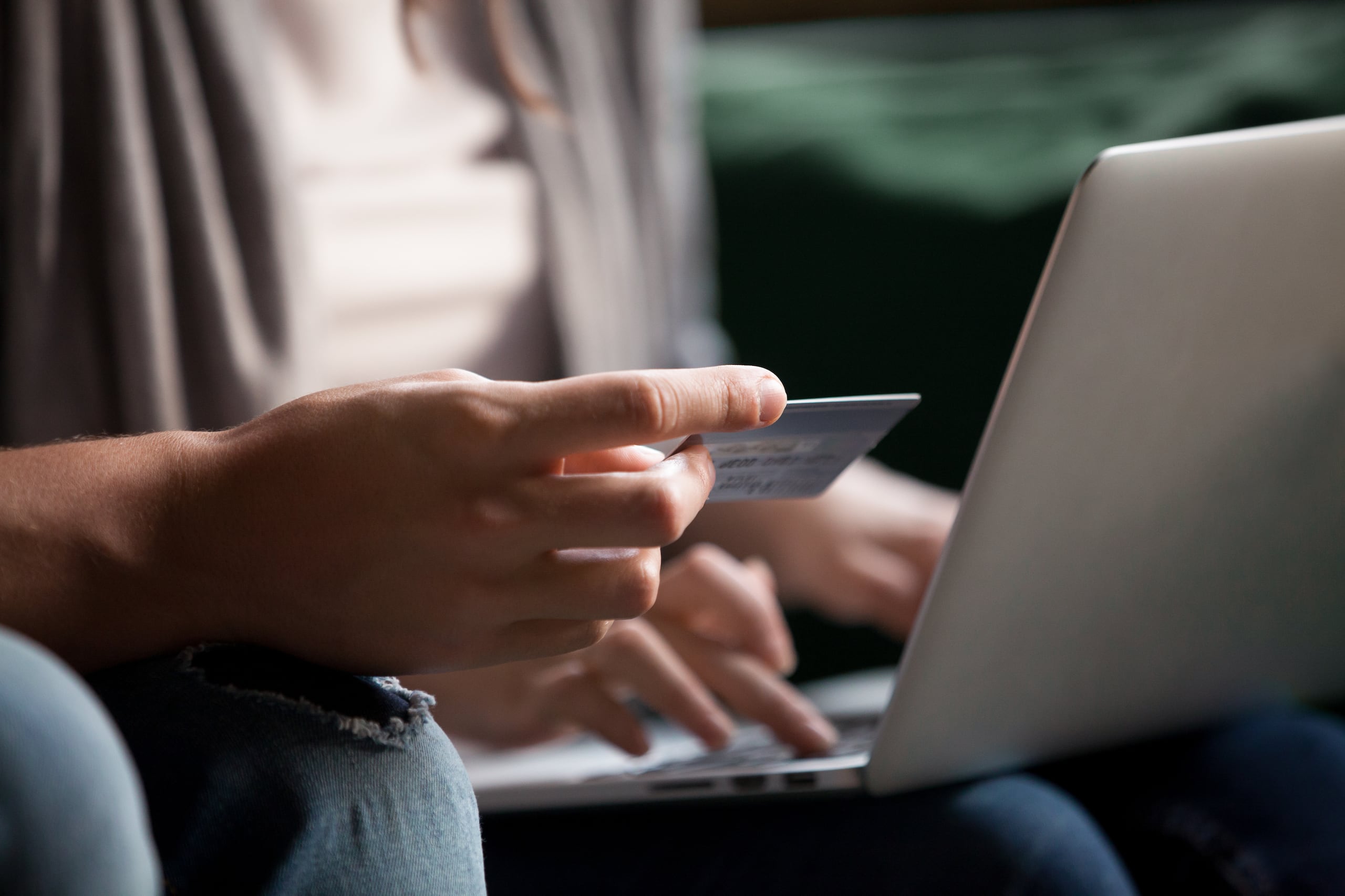 Ojo a esas ofertas de último momento en redes sociales que insisten que no puedes dejar pasar.