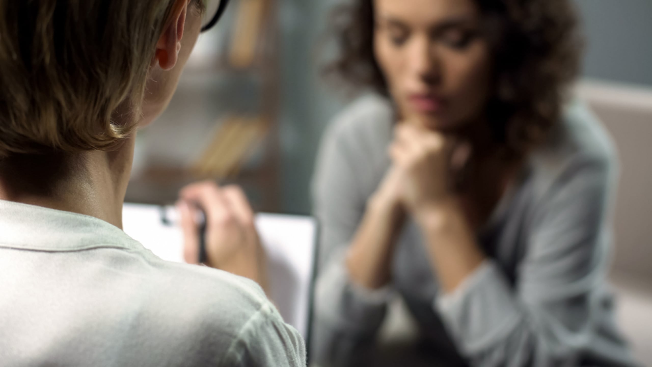 En una era donde el estrés y los retos emocionales afectan a muchas personas, reconocemos la necesidad imperativa de abordar la salud mental como una parte esencial del bienestar general.