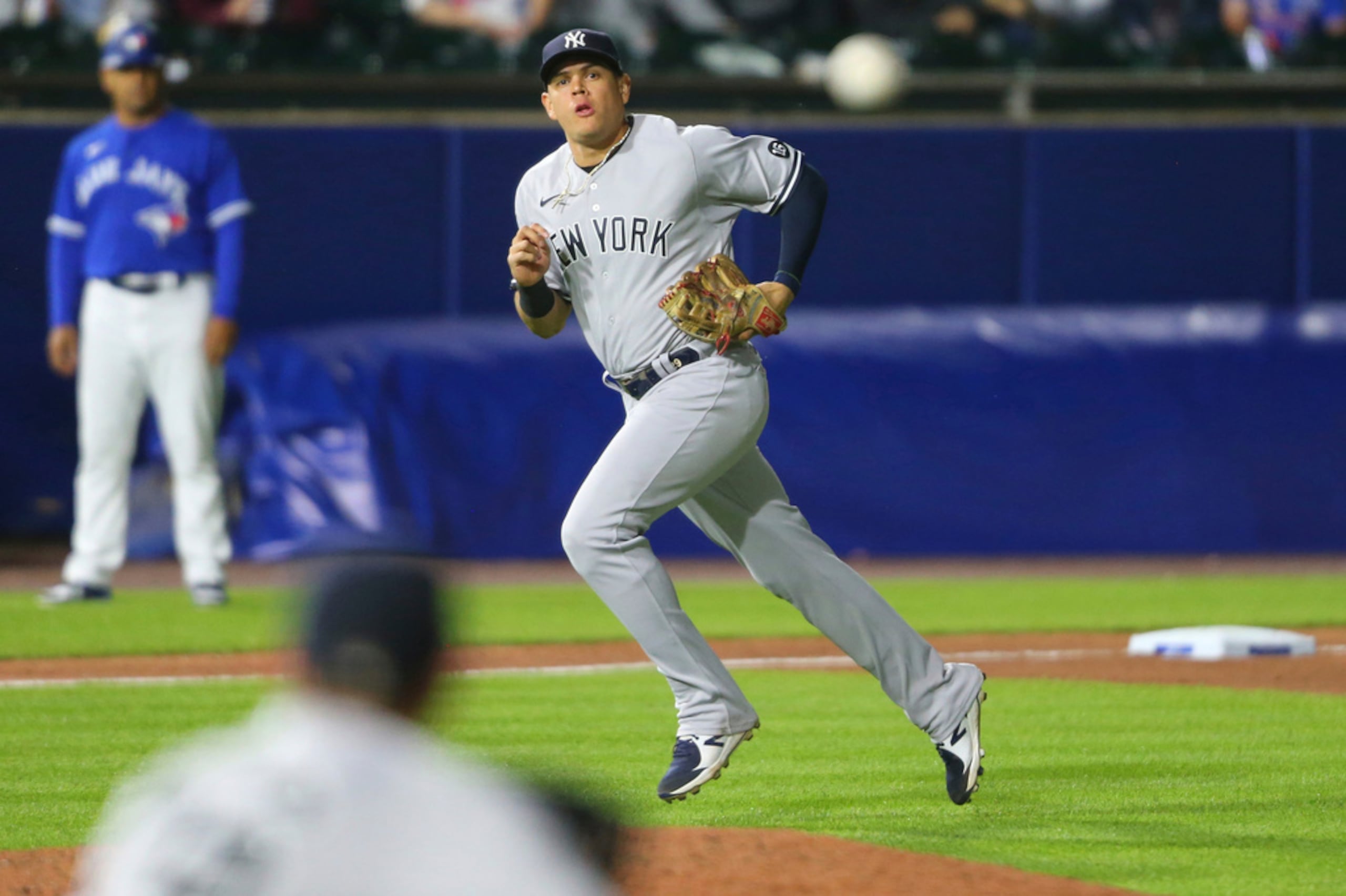 Urshela con el uniforme de los Yankees.