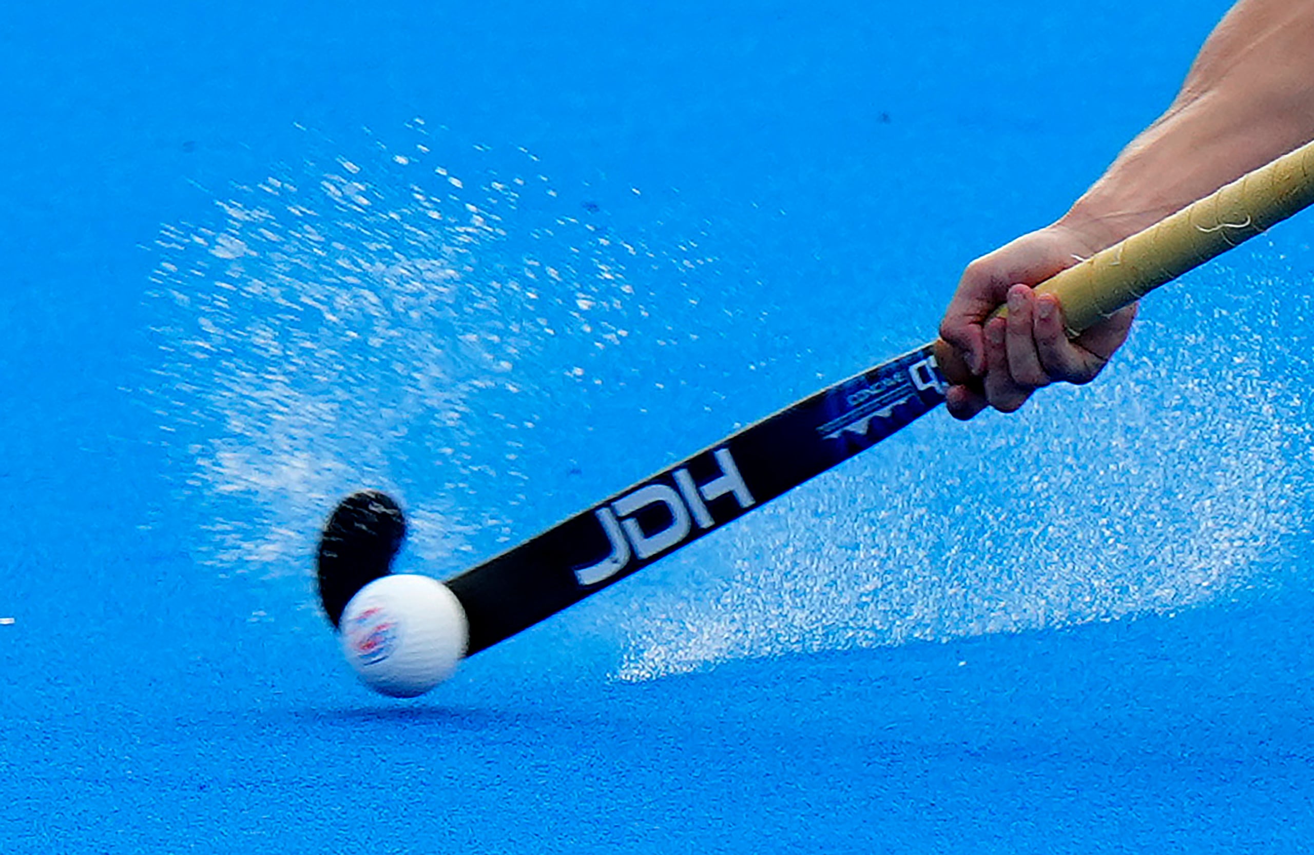 El presunto comprador era un integrante del equipo australiano de hockey sobre césped de 28 años. El presunto vendedor, de 17 años, también fue detenido.