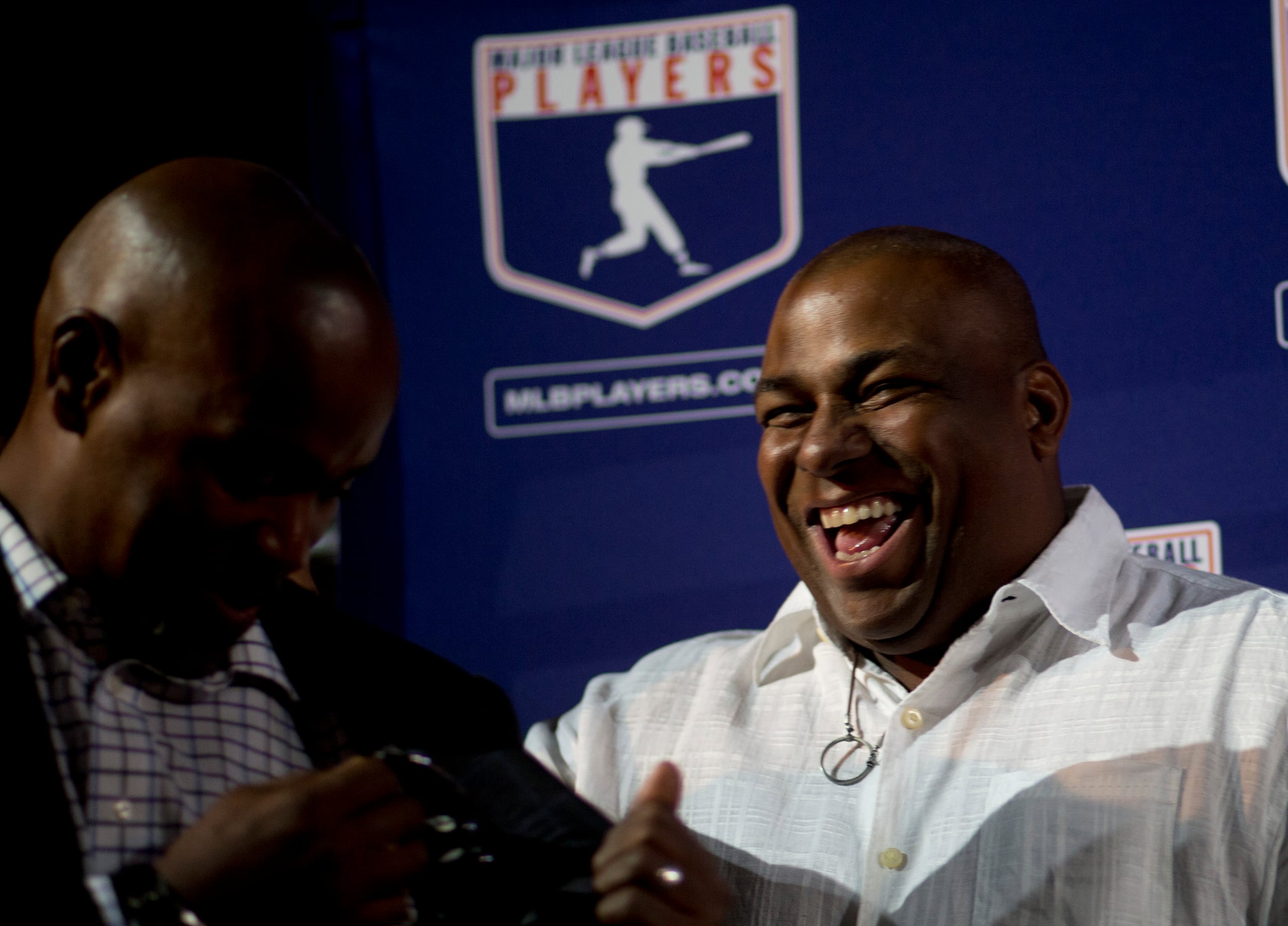 Bobby Bonilla (derecha) es uno de los clásicos casos de pagos diferidos en las Grandes Ligas.