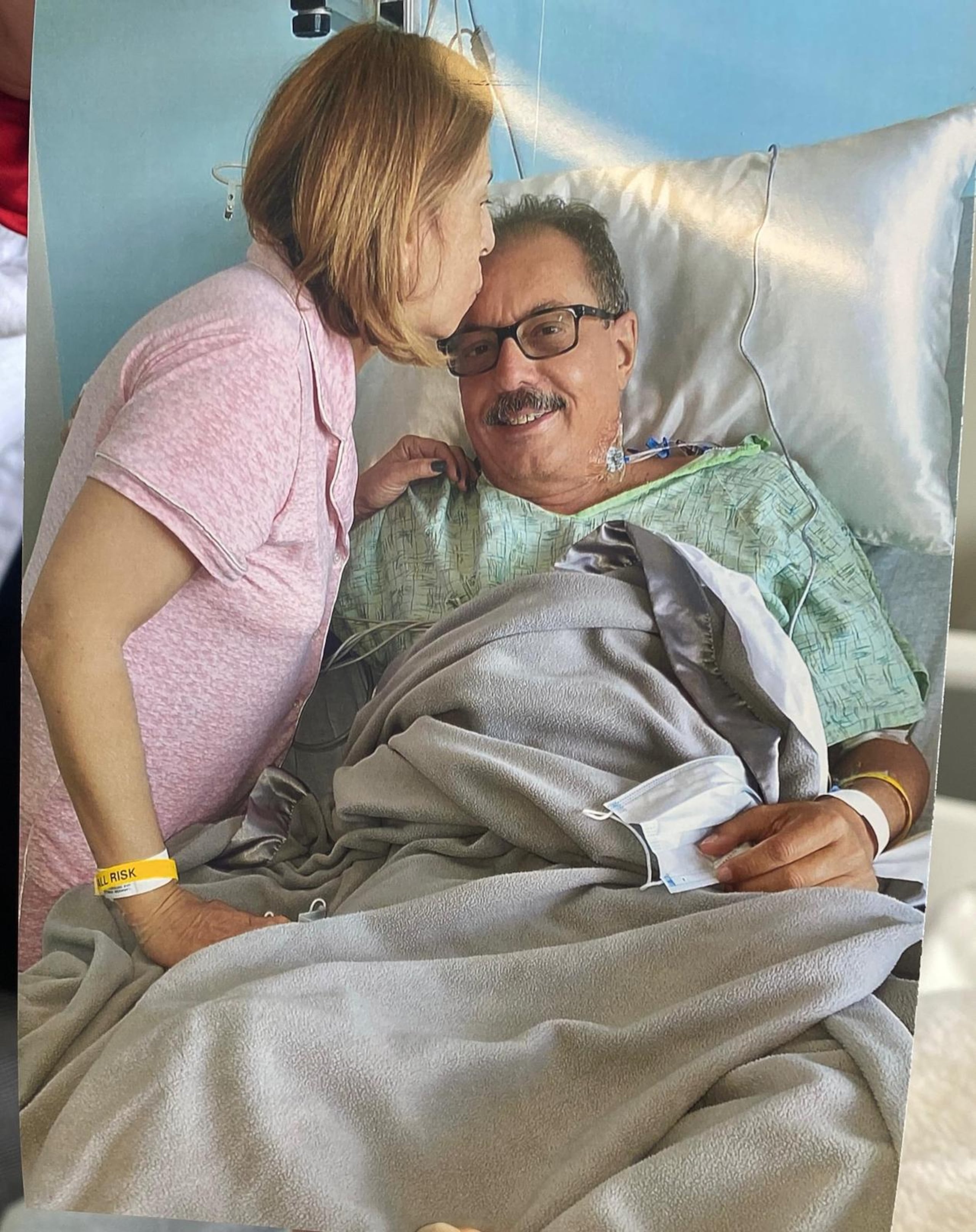 El legislador Juan Zaragoza se ha recuperado muy bien luego de que su hermana Gladys le donara un riñón.