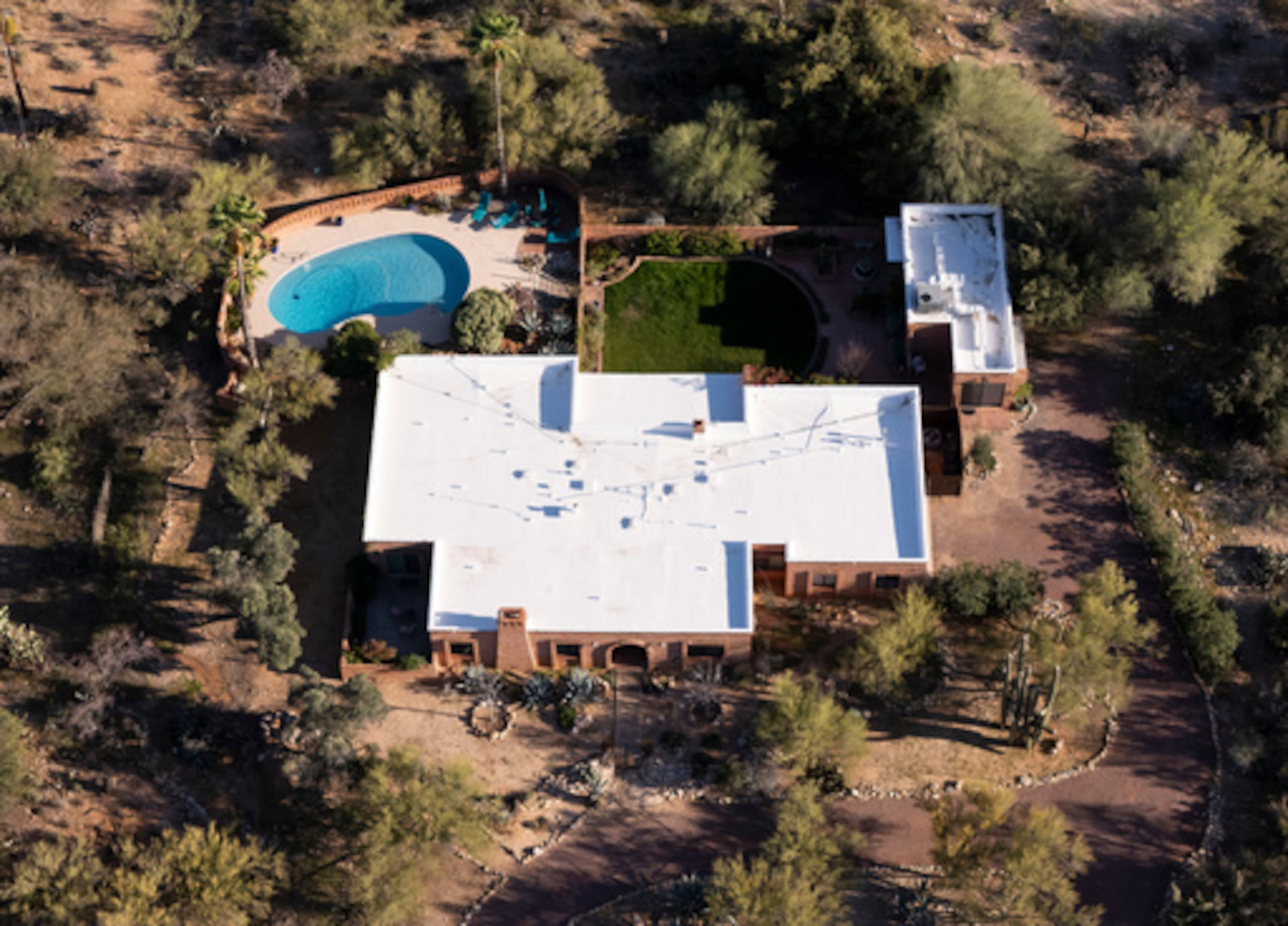 Vista aérea de la casa de Nancy Guthrie en Tucson, Arizona, el 6 de marzo de 2026.