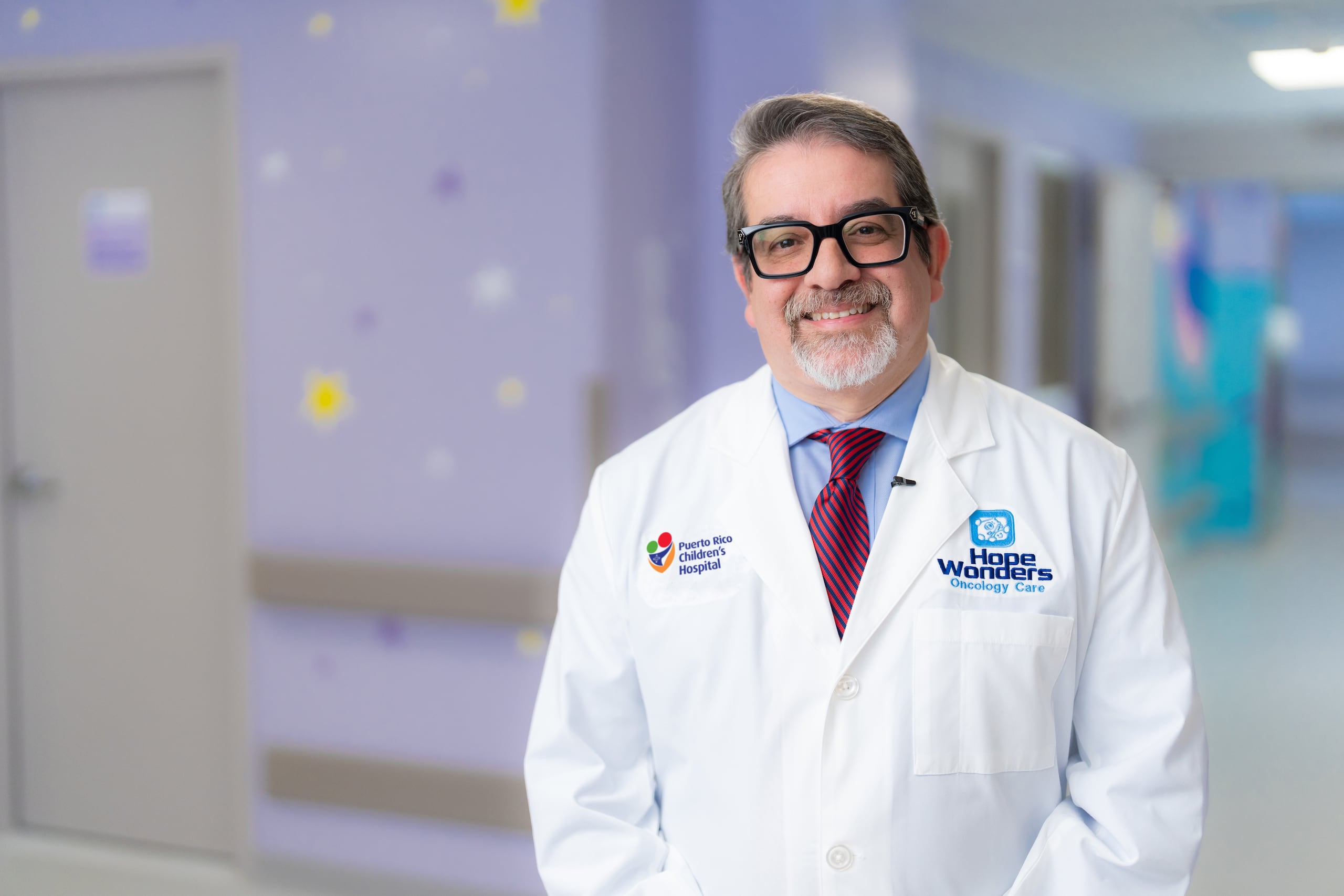Dr. Jhon Guerra Moreno, hematólogo oncólogo pediátrico, director médico de Hope Wonders Oncology Care y director de la División de Hematología Oncológica Pediátrica del Puerto Rico Children’s Hospital.