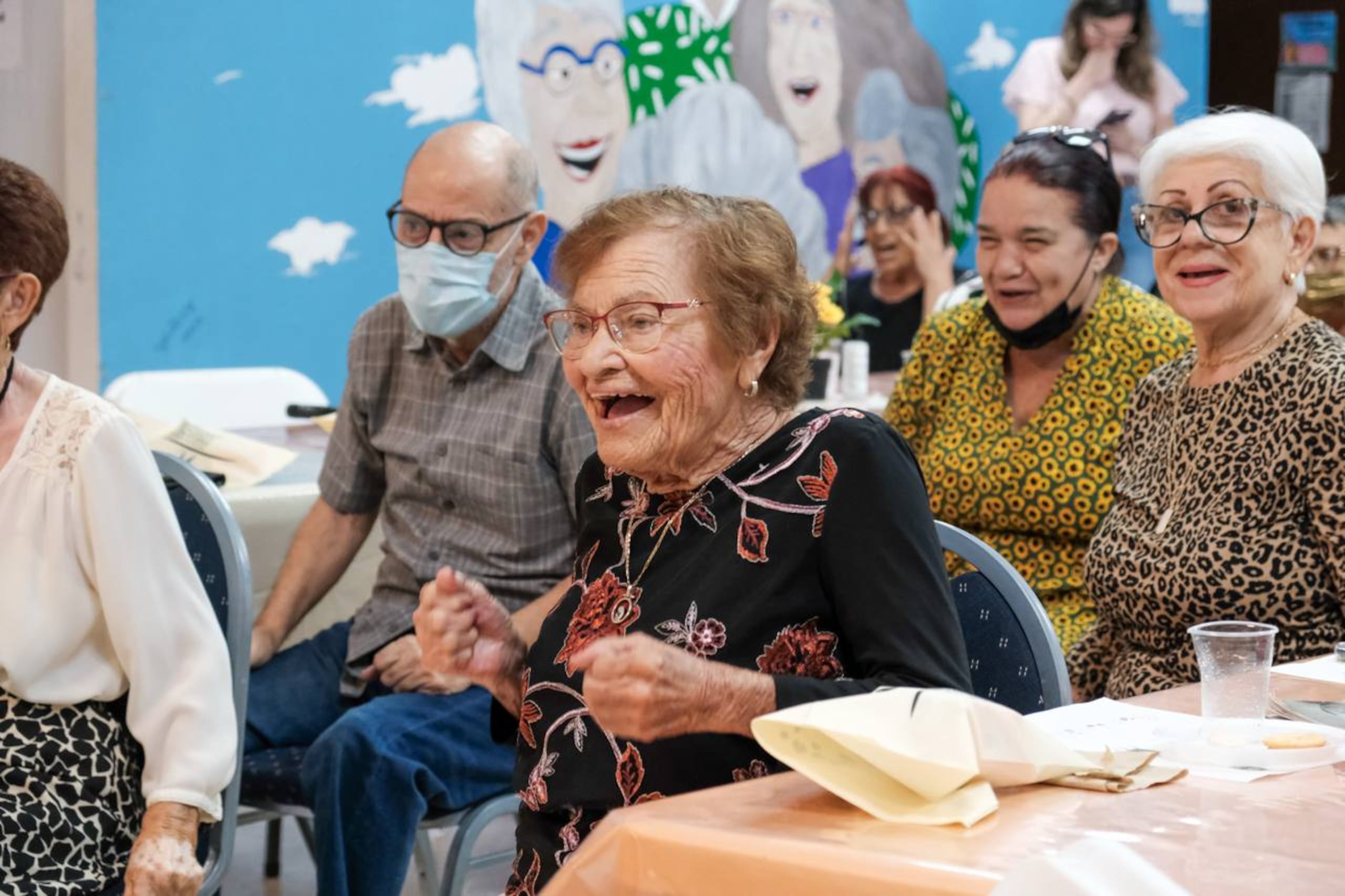 Equipado con tecnología moderna y personal de apoyo, este espacio forma parte de una red de nueve centros en Puerto Rico diseñados para cerrar la brecha digital en adultos mayores.