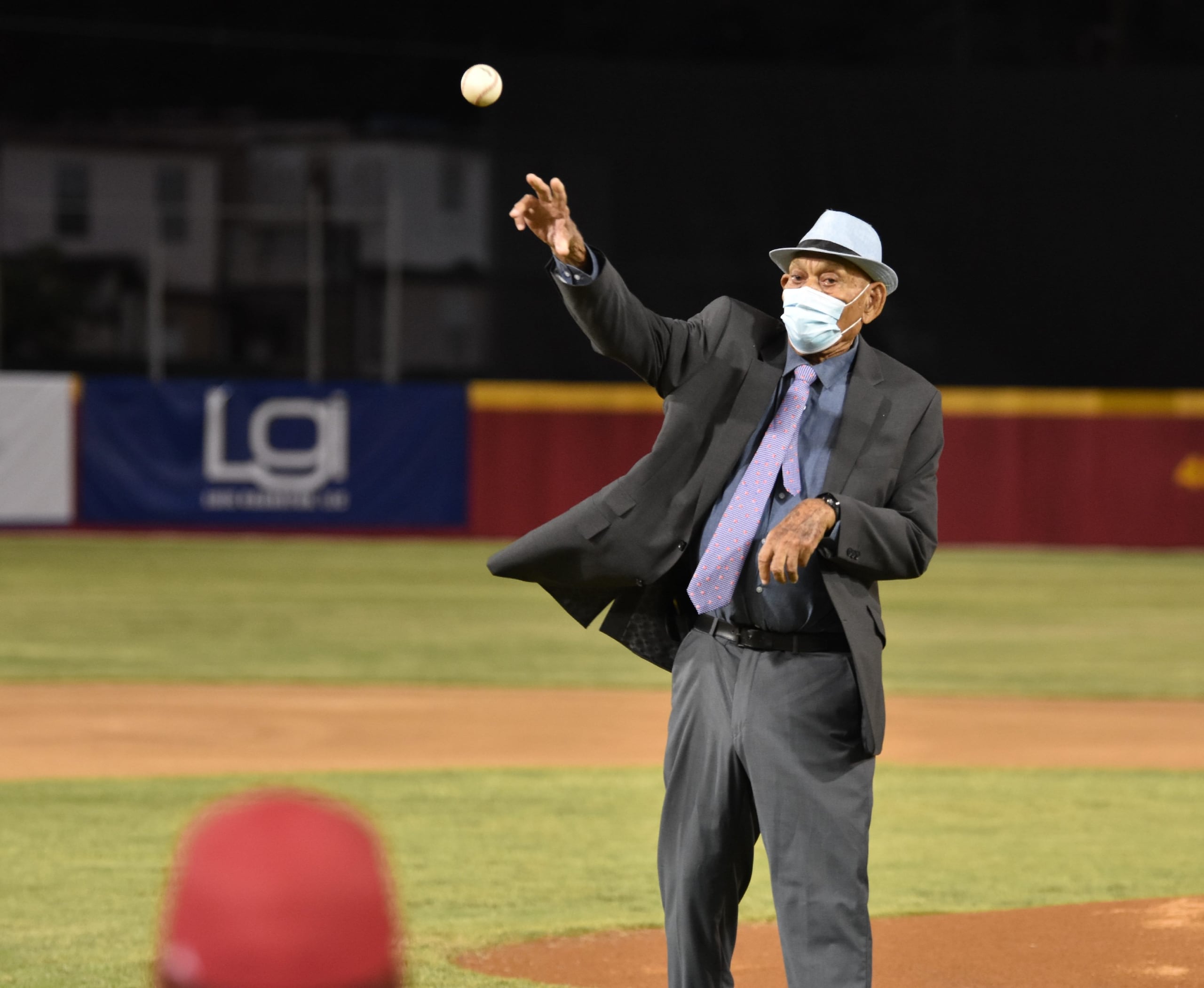 Desiderio de León recibió la dedicatoria de la temporada de los Criollos en el 2020-2021.