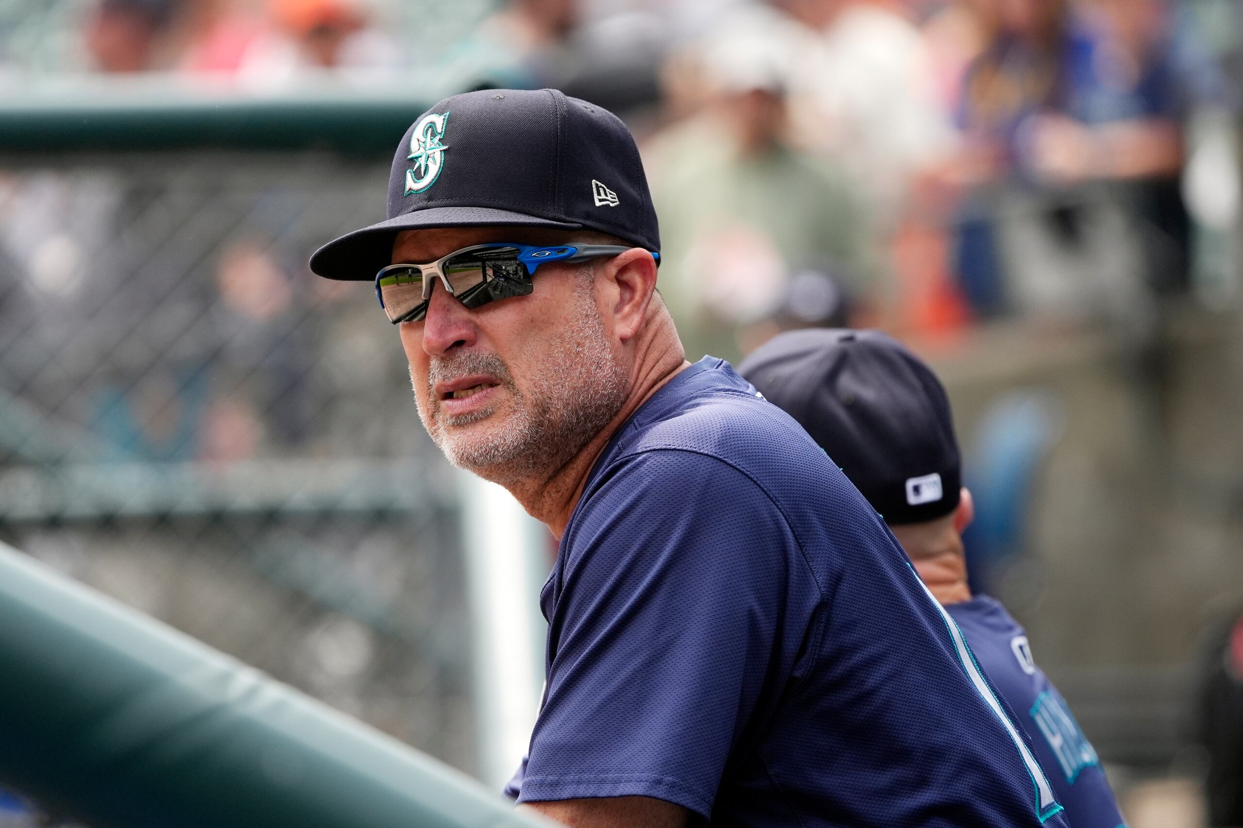 ARCHIVO - El coach de tercera base Manny Acta de los Marineros de Seattle durante un juego contra los Tigres de Detroit, el 15 de agosto de 2024, en Detroit. (AP Foto/Carlos Osorio)