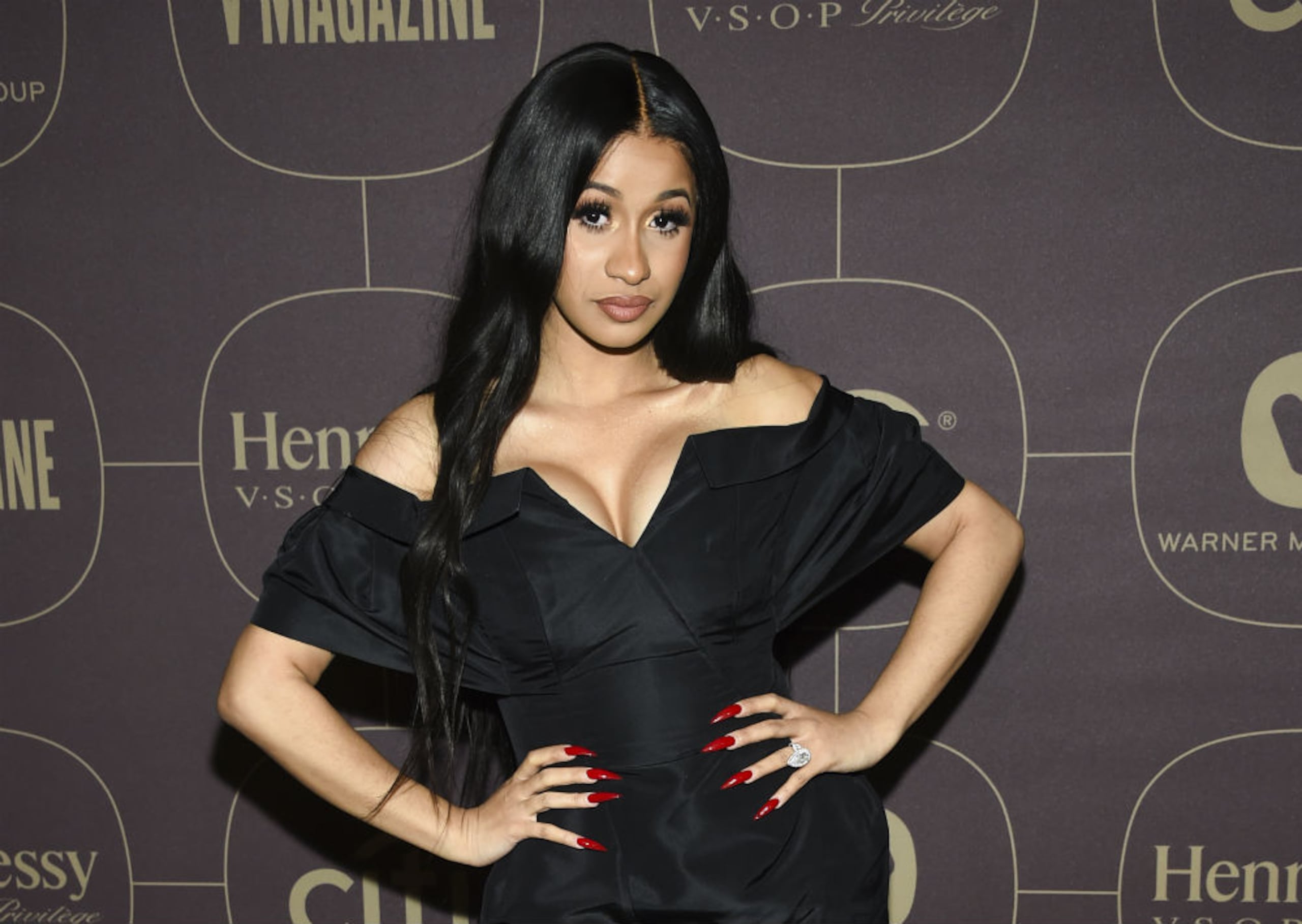 4. Cardi B: el estilo desenfadado de la rapera estadounidense hace que sus millones de seguidores agoten prendas en solo horas. Su última colaboración con el portal de compras web “Fashion Nova” fue todo un éxito en ventas y se agotó el mismo día de lanzamiento. (Foto: Archivo)