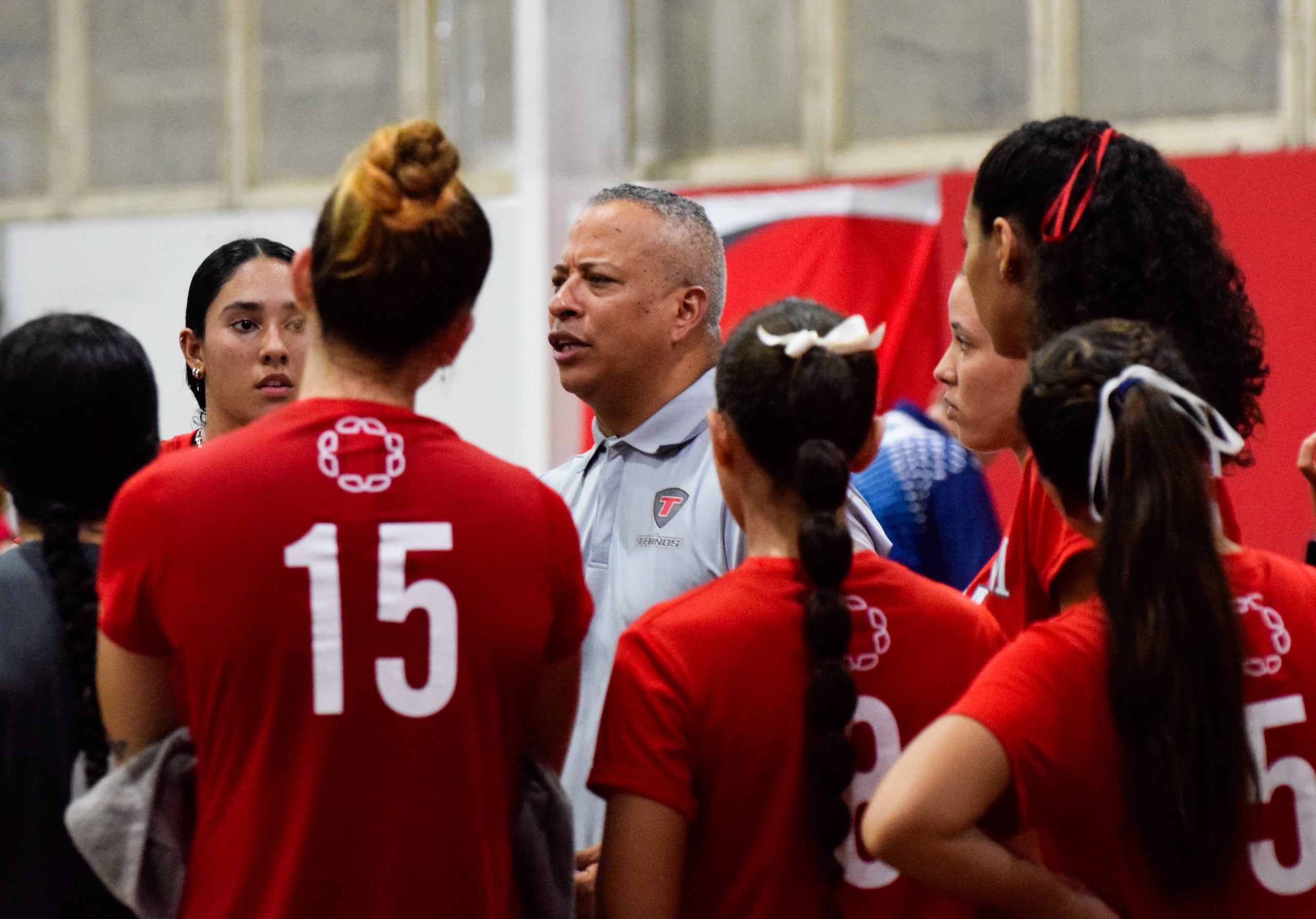 Juan Carlos Núñez, entrará a la cancha para dirigir al equipo tricampeón de la Liga Atlética Interuniversitaria (LAI), las Taínas de la Universidad Ana G. Méndez.