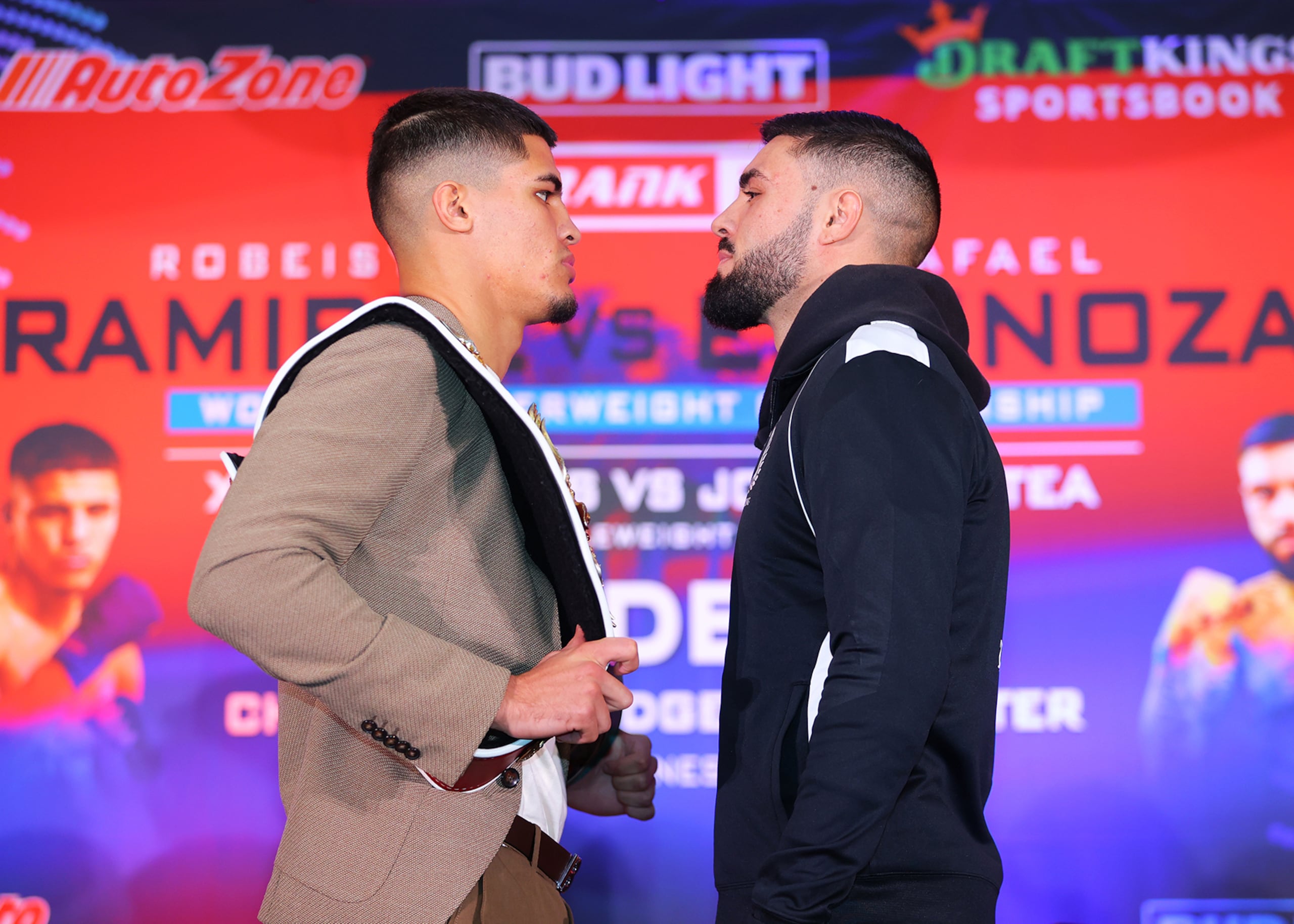 Xander Zayas (izquierda) tuvo de frente a su oponente Jorge Fortea.