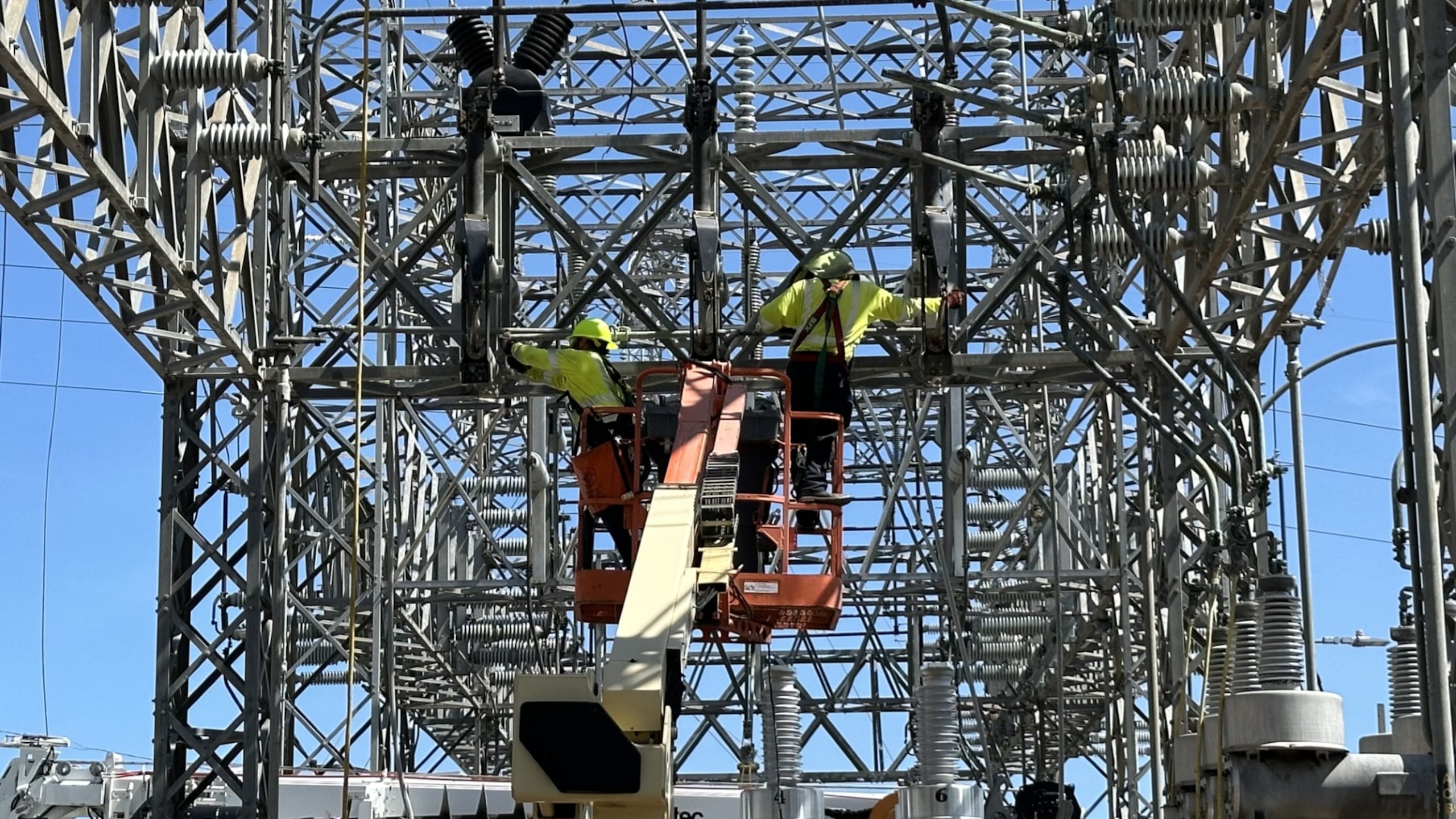 LUMA Energy indicó que logró restablecer temporeramente el servicio de energía eléctrica en gran parte de los pueblos afectados en la zona sur.