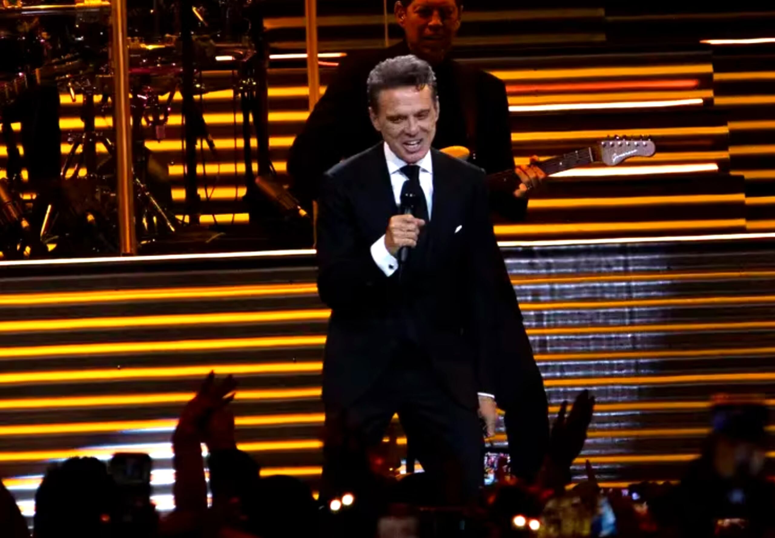 El cantante y la actriz son padres de Miguel y Daniel.