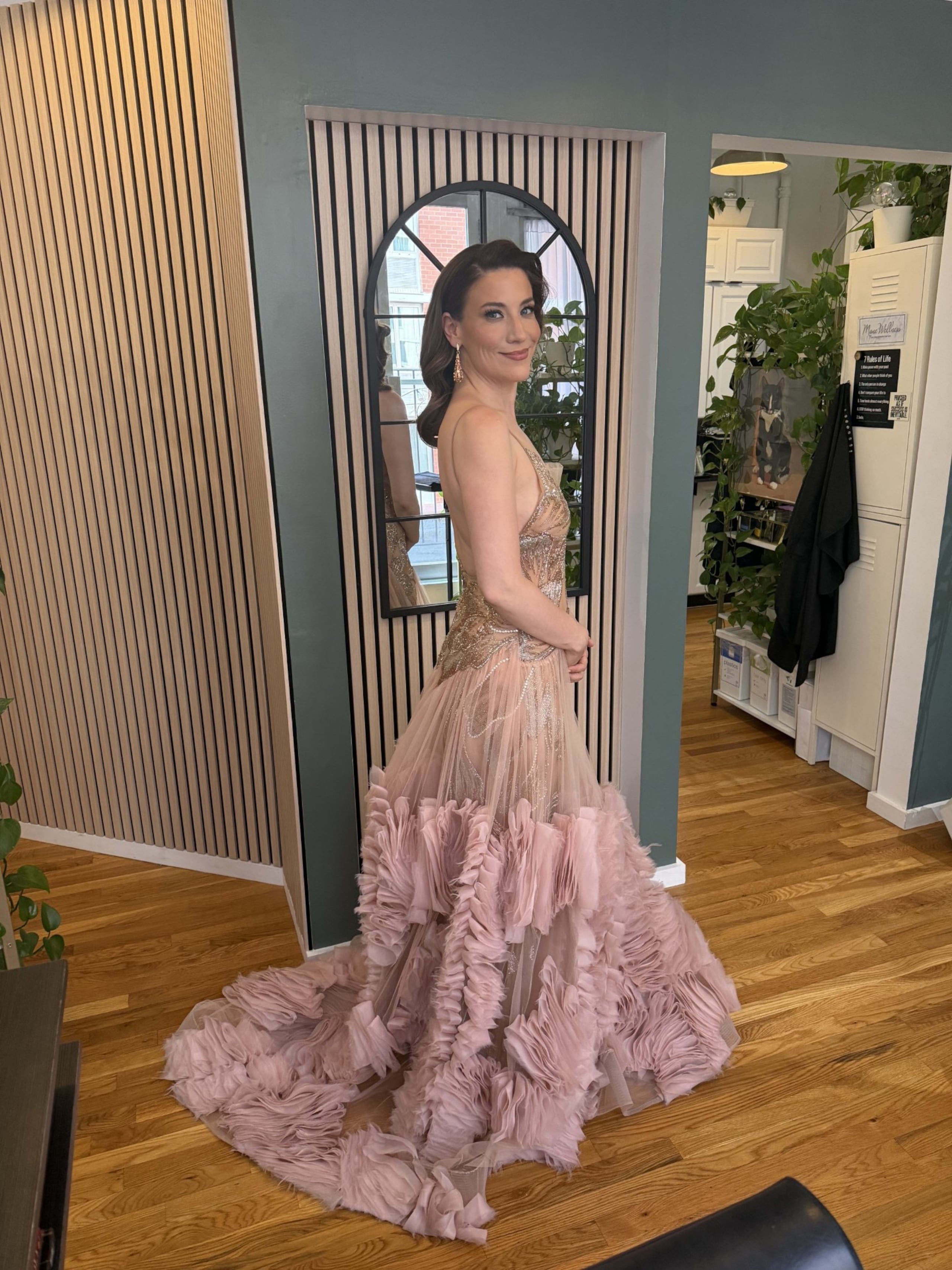 La artista puertorriqueña Irene Sofía Lucio mencionó que “era fundamental llevar a Puerto Rico conmigo en esta alfombra”.