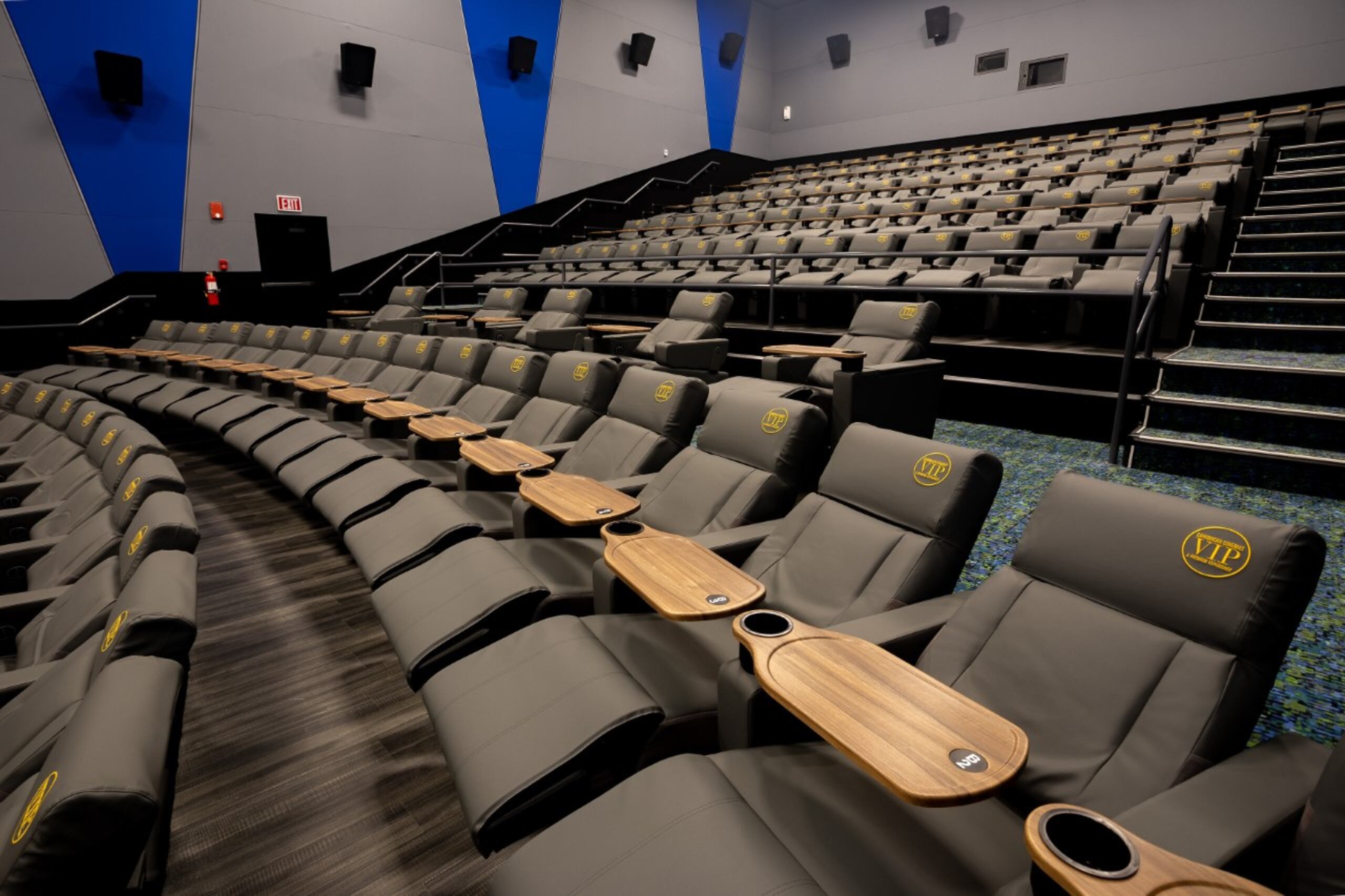 Vista de una sala VIP de Caribbean Cinemas.