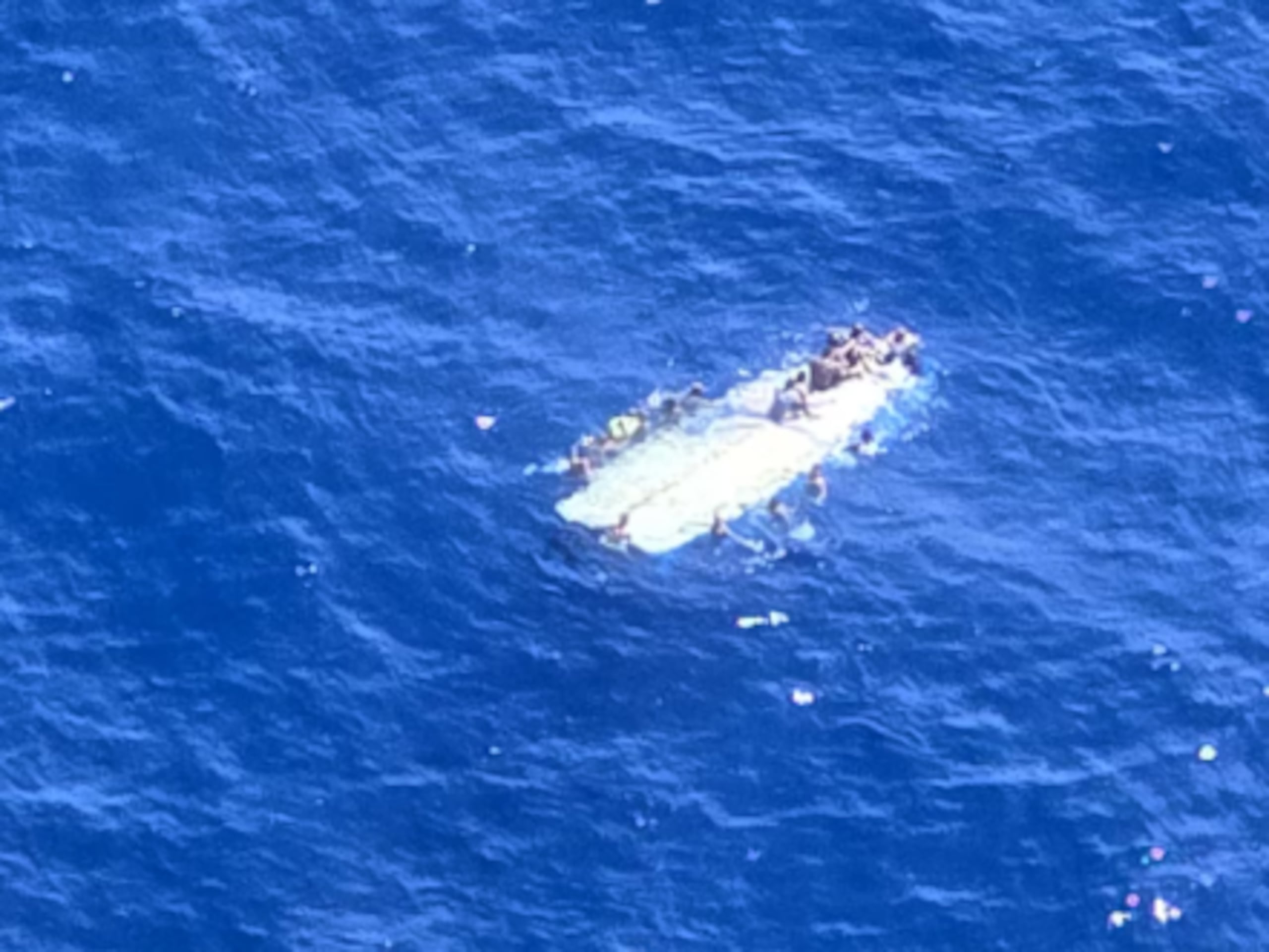 Embarcación que naufragó cerca de la Isla de Mona.