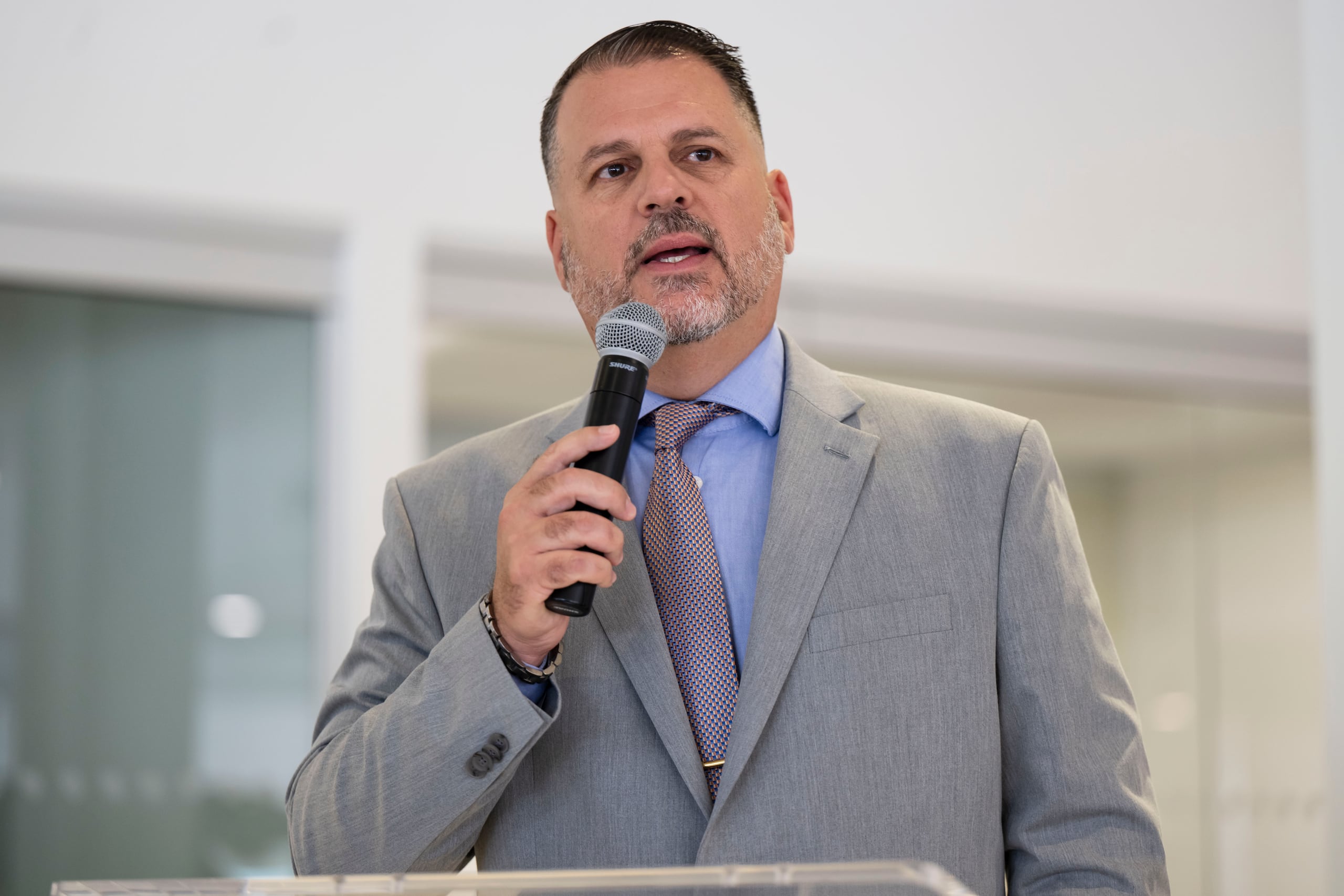 Joey Solá asume el rol de gerente general con los Senadores.