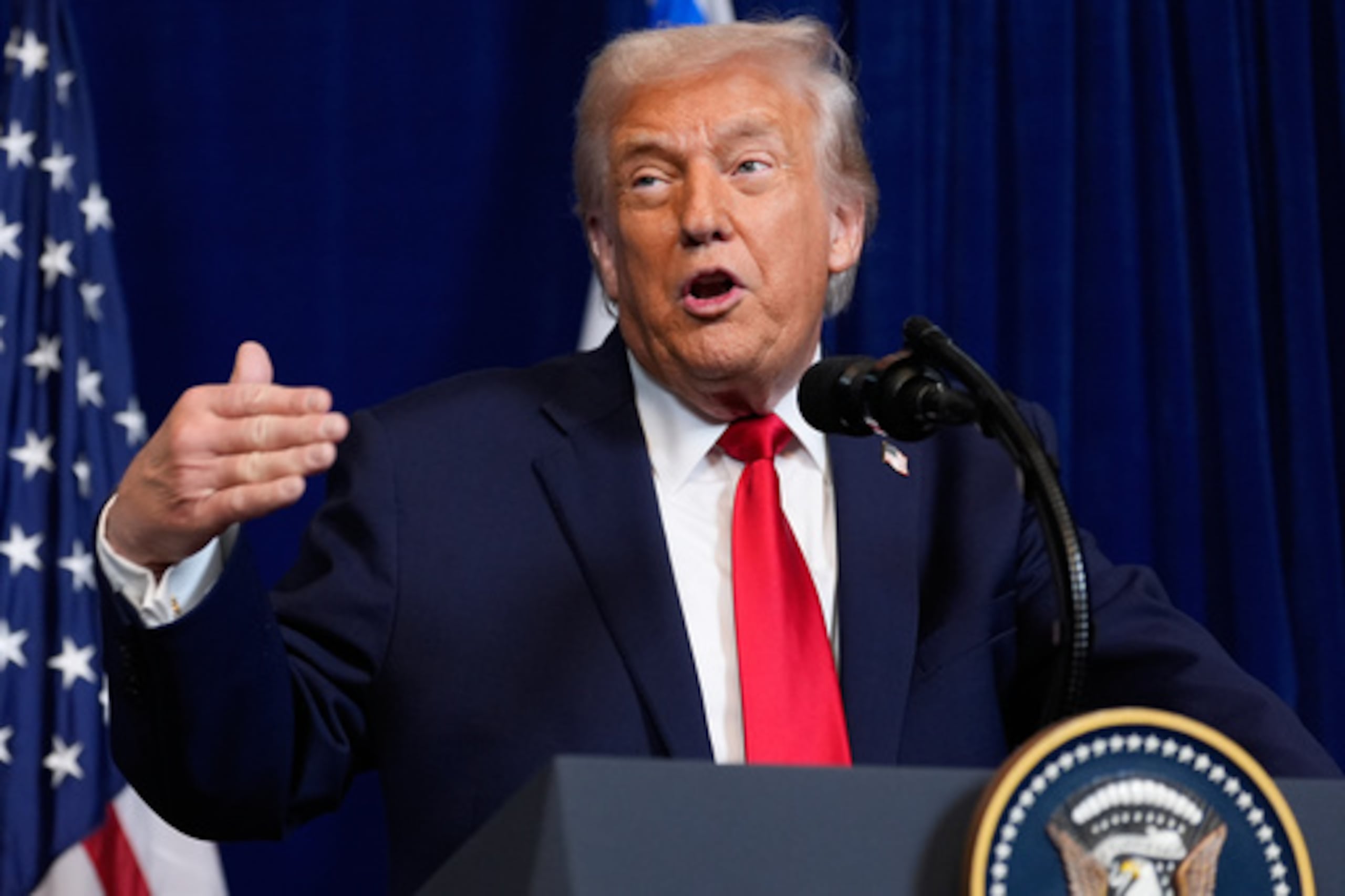 El presidente Donald Trump habla durante una conferencia de prensa con el primer ministro de Israel, Benjamin Netanyahu, en Mar-a-Lago, el lunes 29 de diciembre de 2025, en Palm Beach, Florida (AP Photo/Alex Brandon).