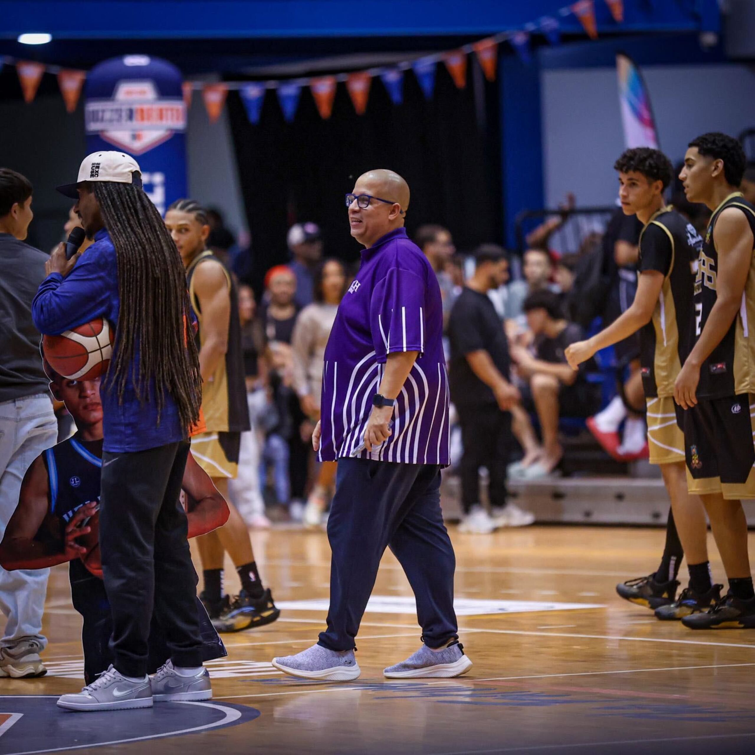 Héctor Delgado, propietario de Jireh Kingdom Christian Academy, en el Buzzer Beater.
